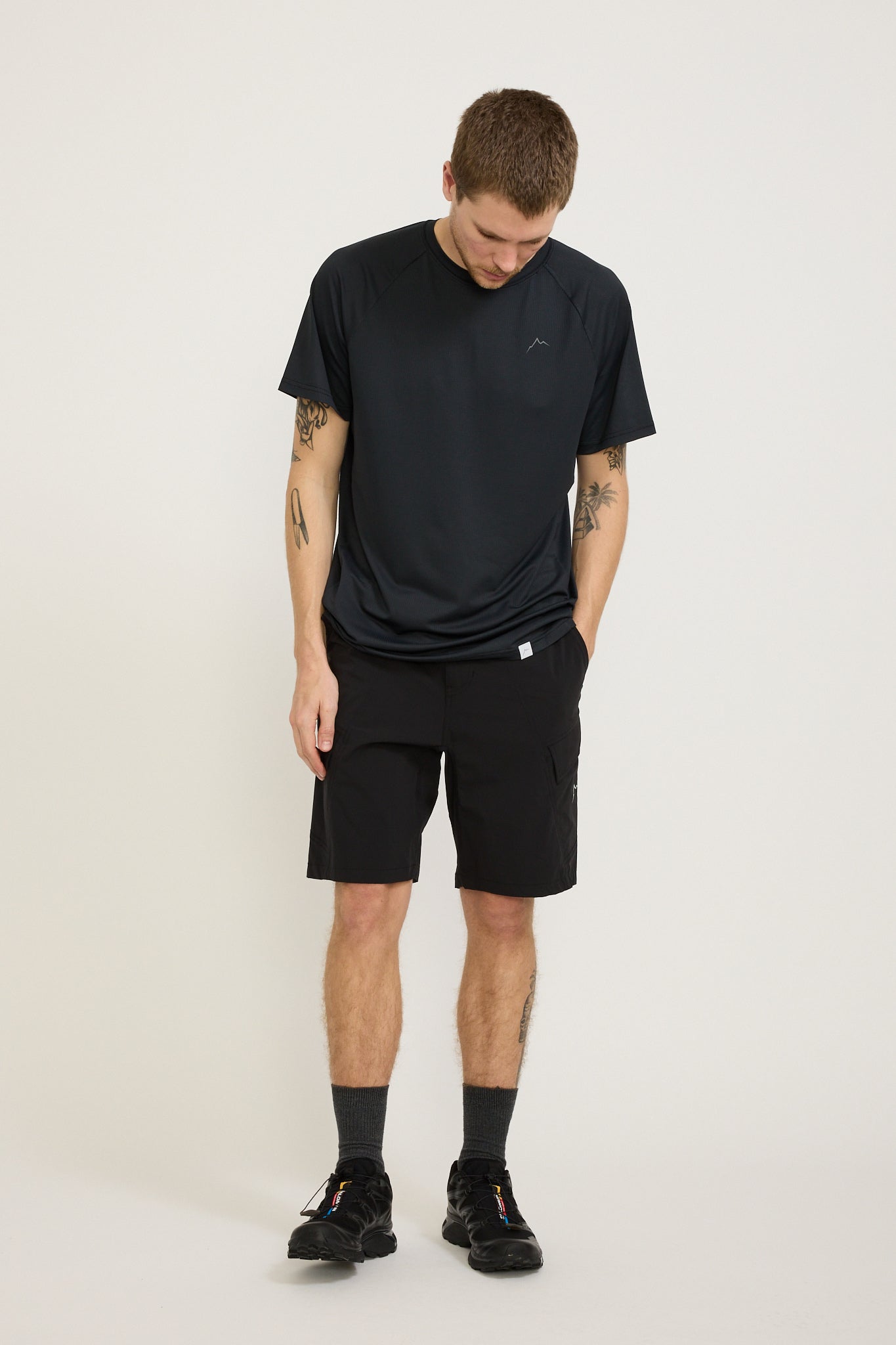 Cayl | Flap Cargo Shorts Black | Maplestore