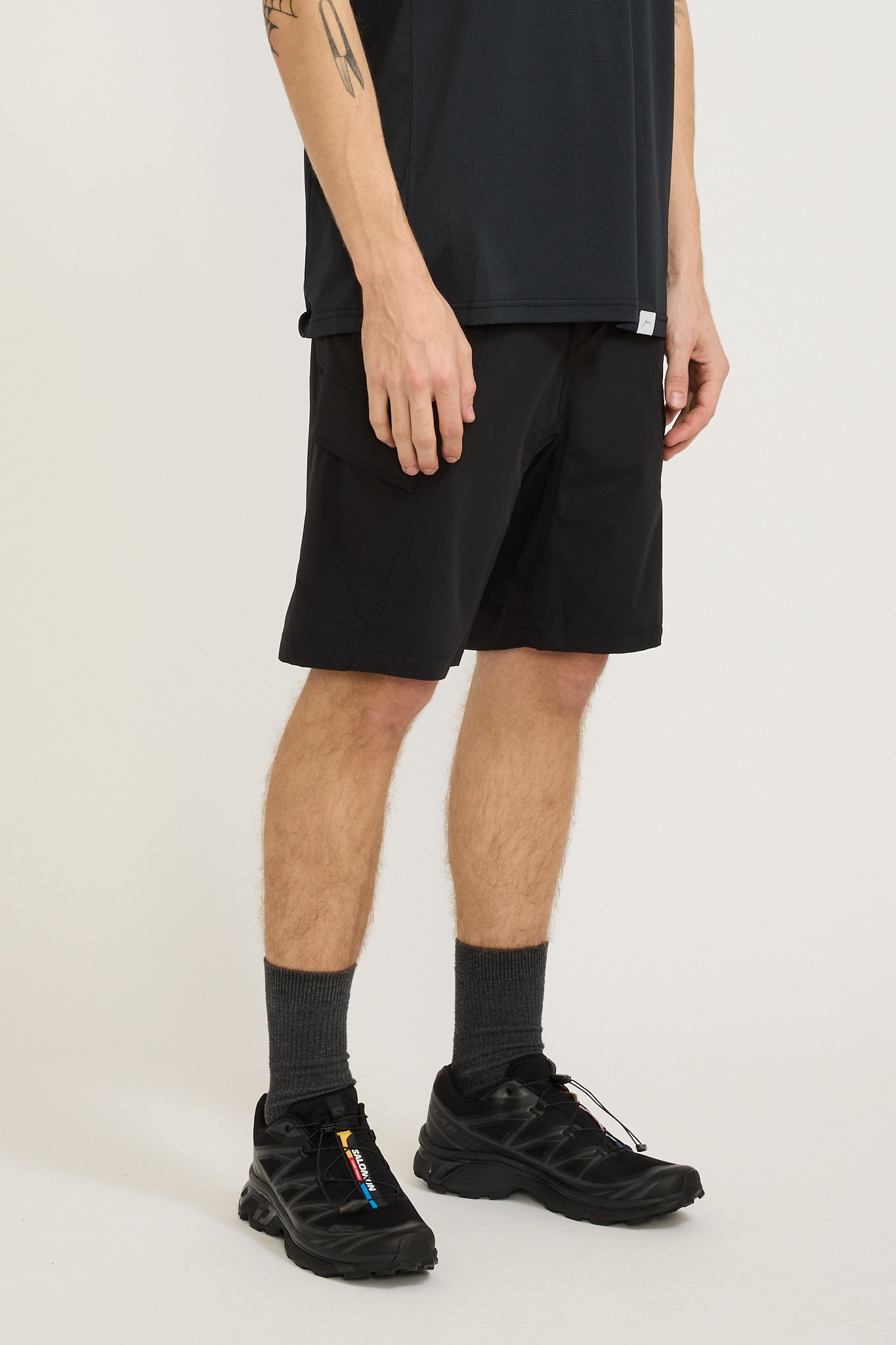 Cayl | Flap Cargo Shorts Black | Maplestore