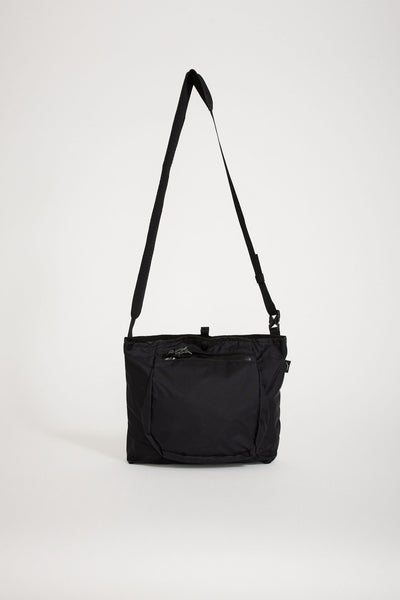 Cayl | Light Shoulder Bag Black | Maplestore