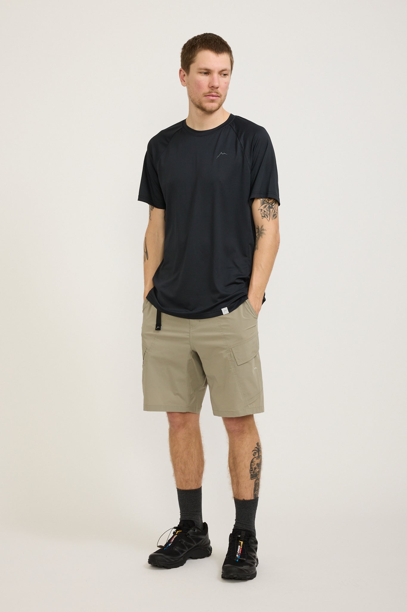 Cayl | Logo Air Short Sleeve Shirt Black | Maplestore