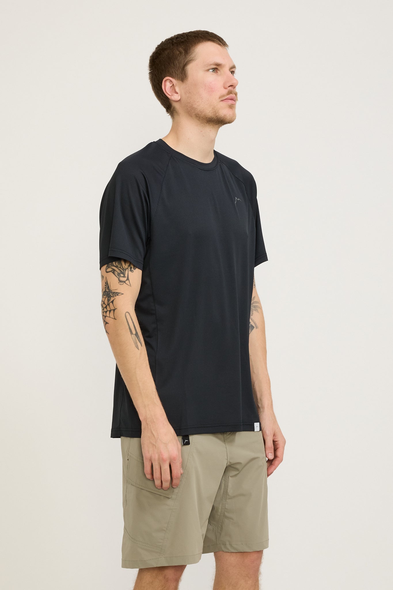 Cayl | Logo Air Short Sleeve Shirt Black | Maplestore