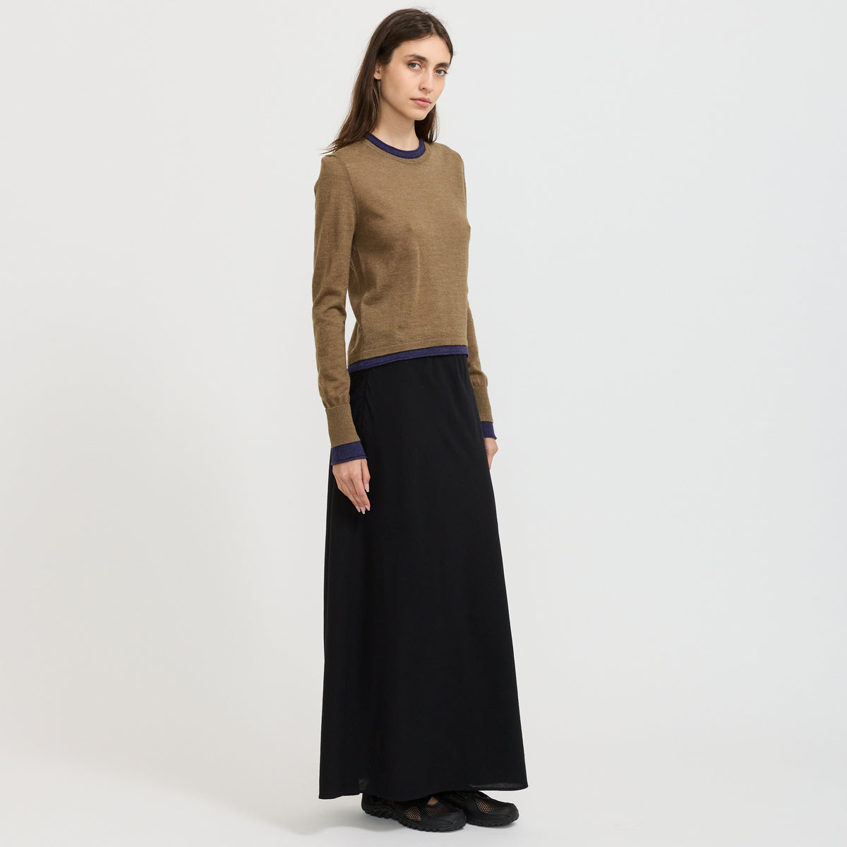 Fine Yarn Round Neck Knit Brown