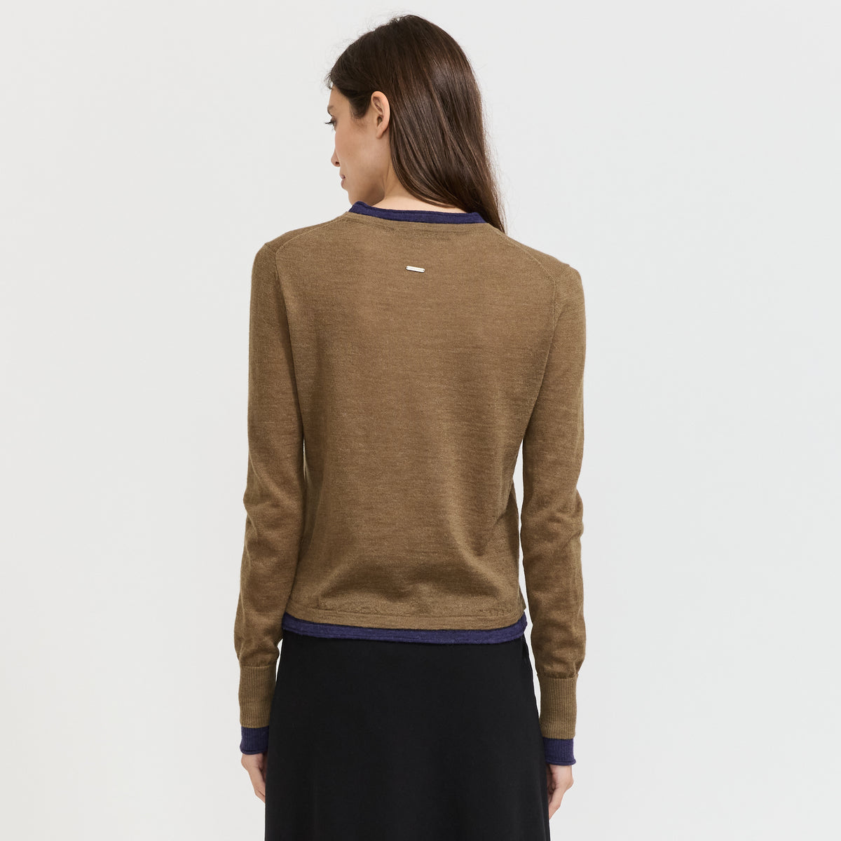 Fine Yarn Round Neck Knit Brown