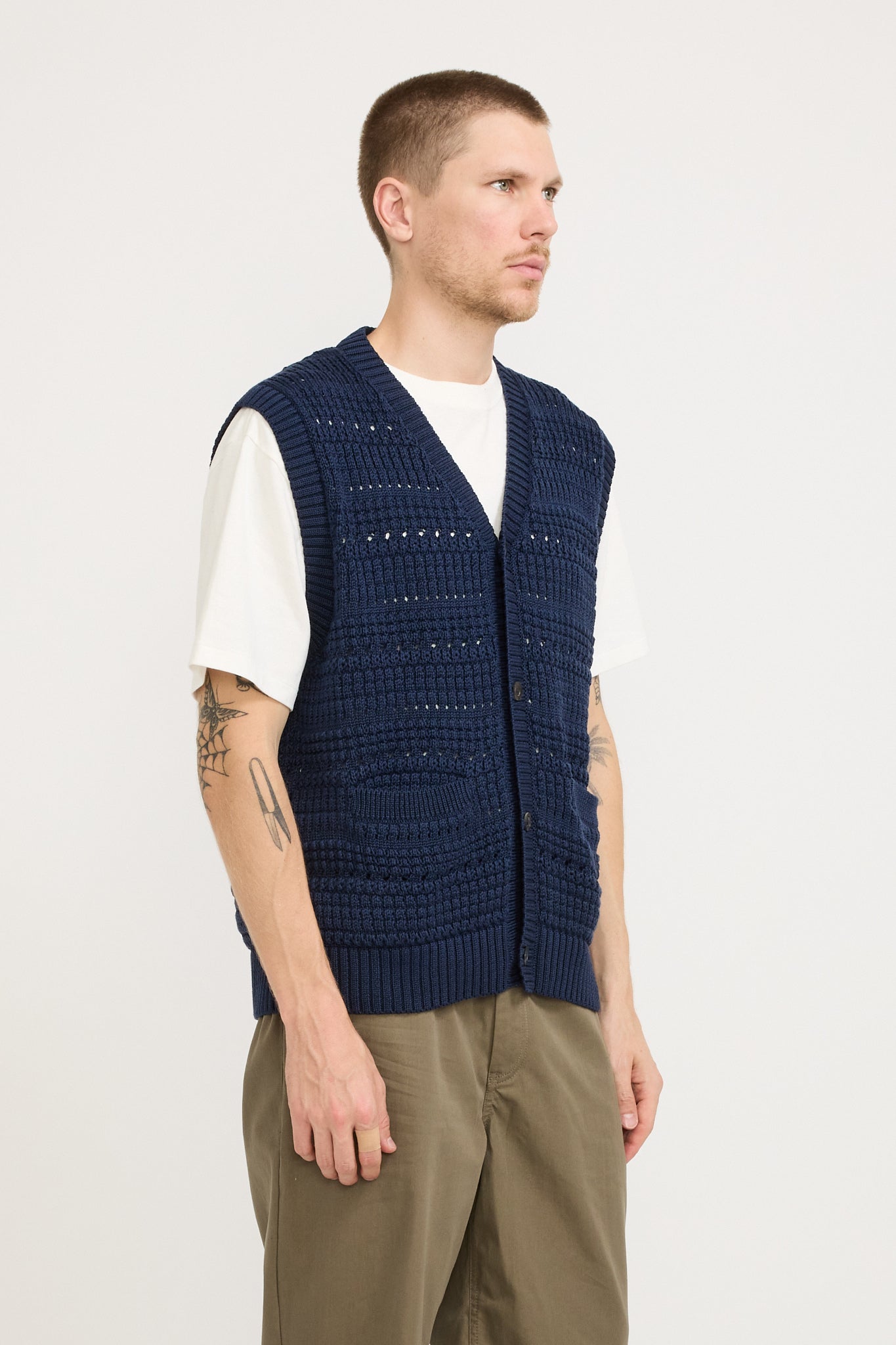 Corridor NYC | Cardigan Vest Navy | Maplestore