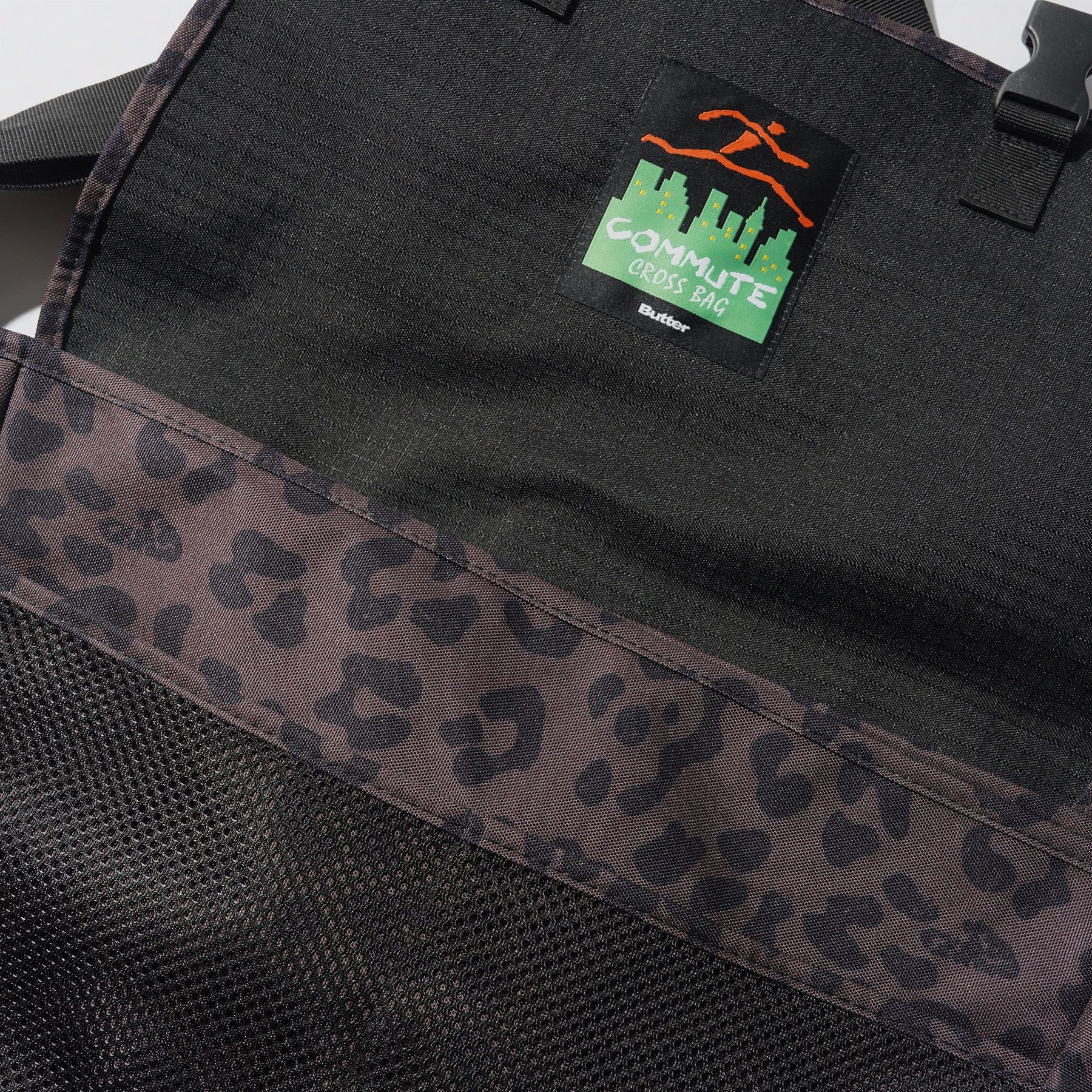 Commute Side Bag Leopard