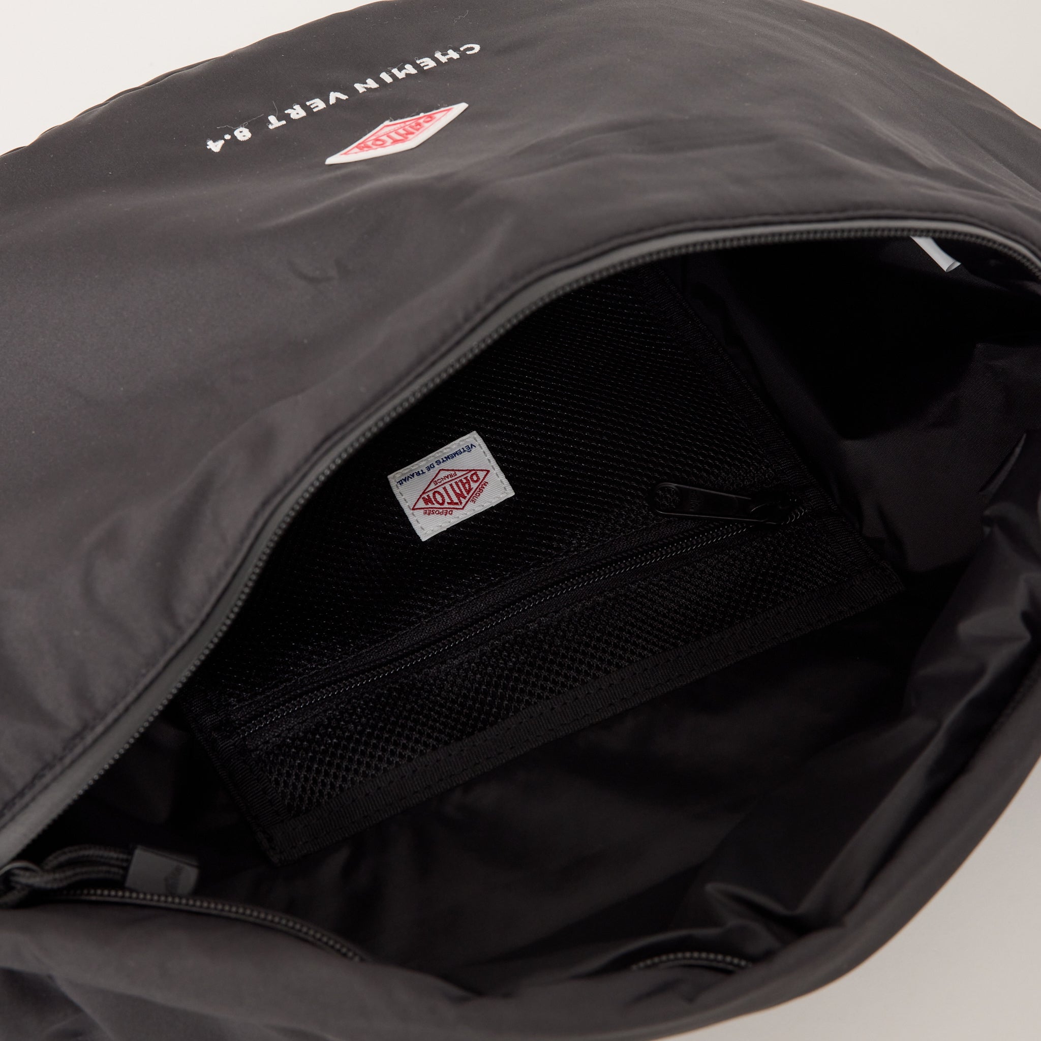 Danton | Chemin Vert 8.4 Sling Bag Black | Maplestore
