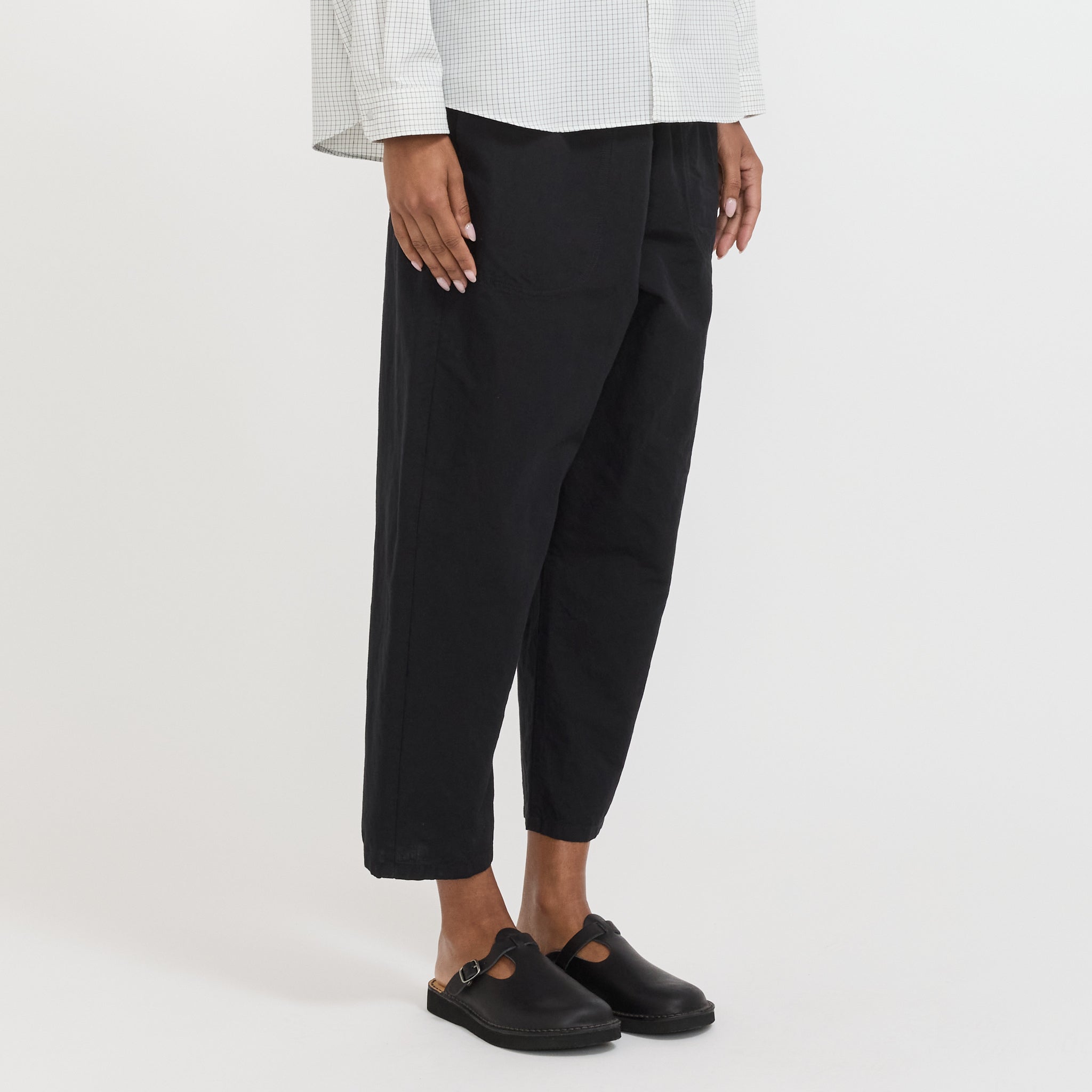 Danton | Womens Easy Pants Cotton/Linen Weather Cloth Black | Maplestore