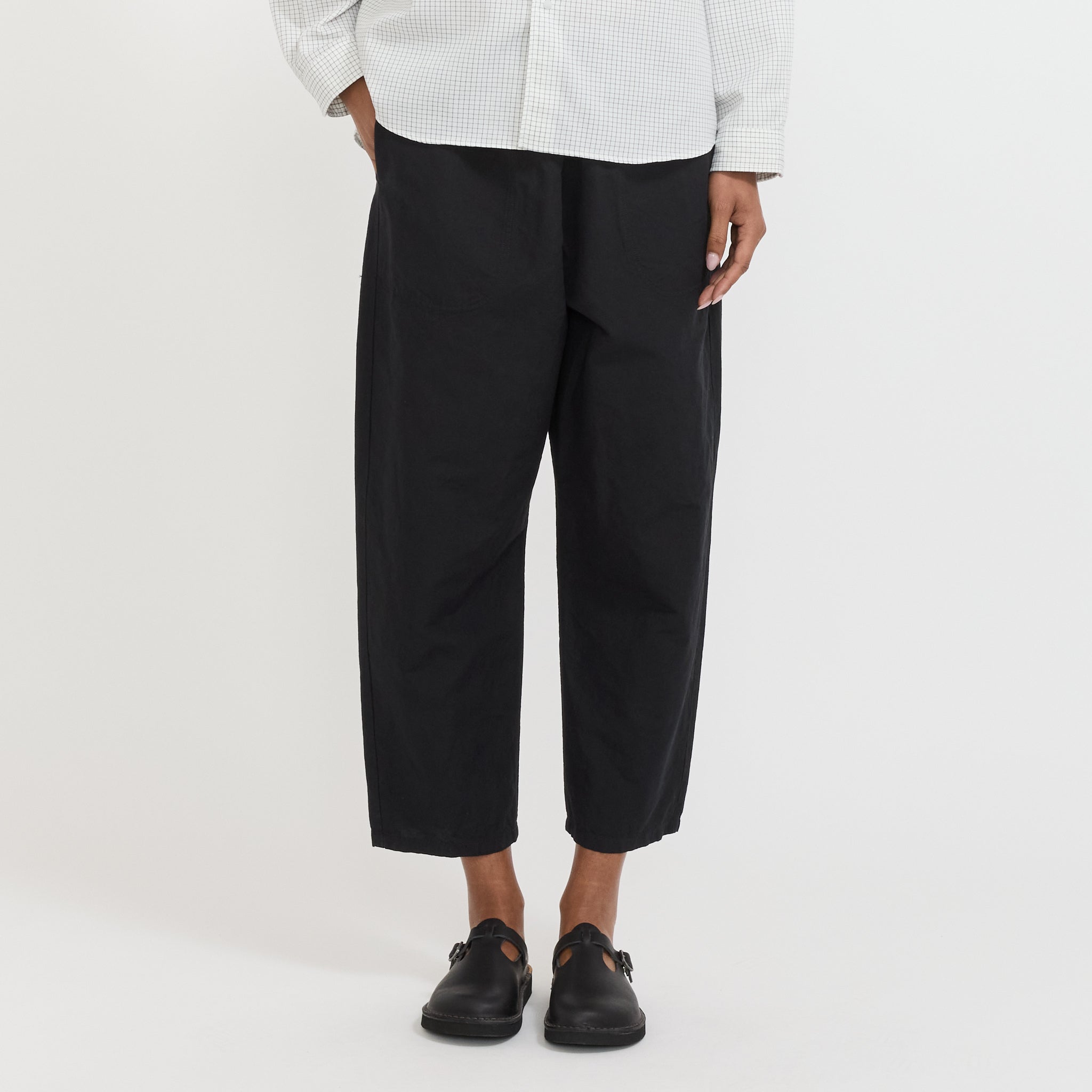 Danton | Womens Easy Pants Cotton/Linen Weather Cloth Black | Maplestore