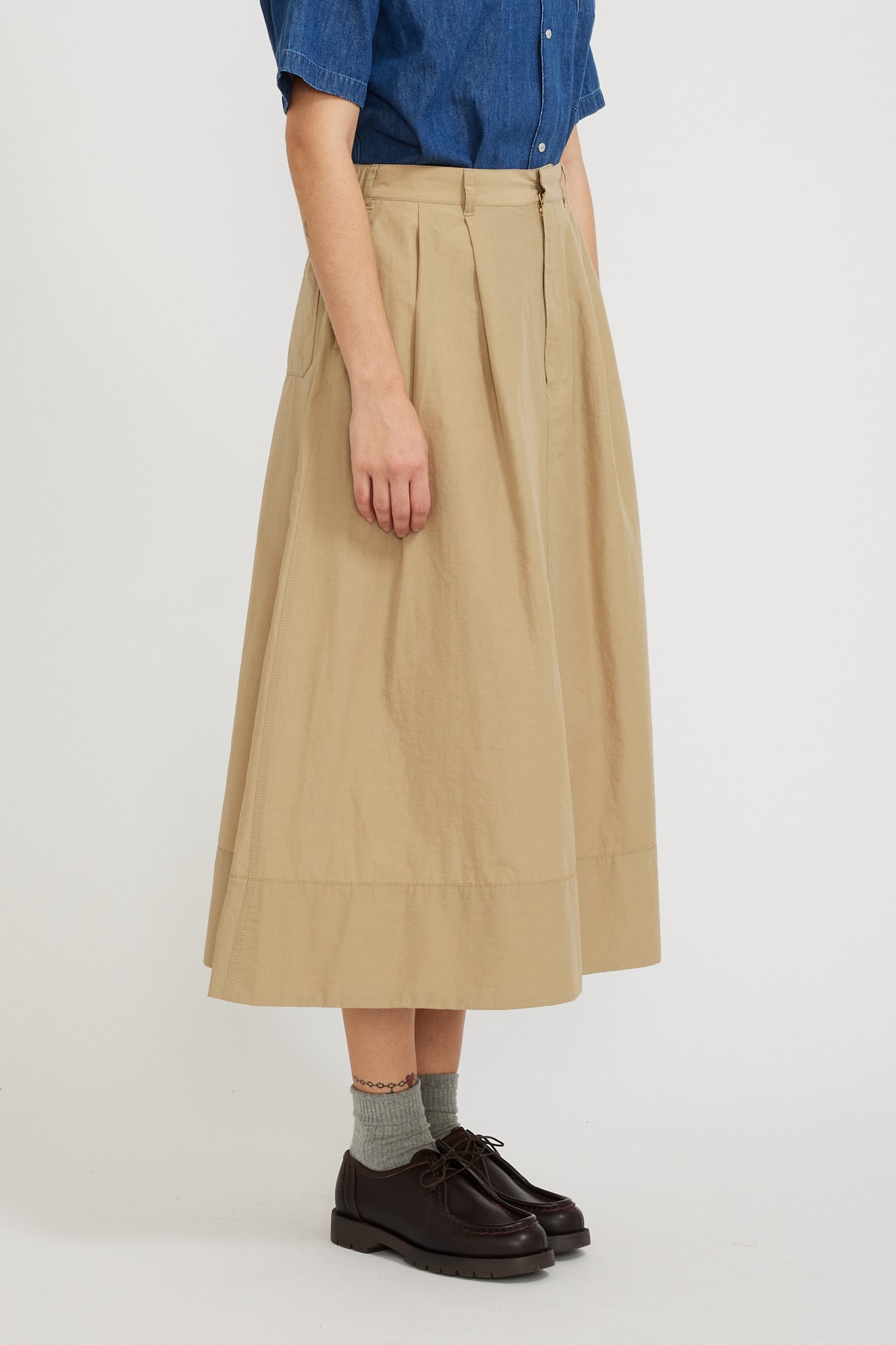 Danton | 2 Tuck Skirt Beige | Maplestore