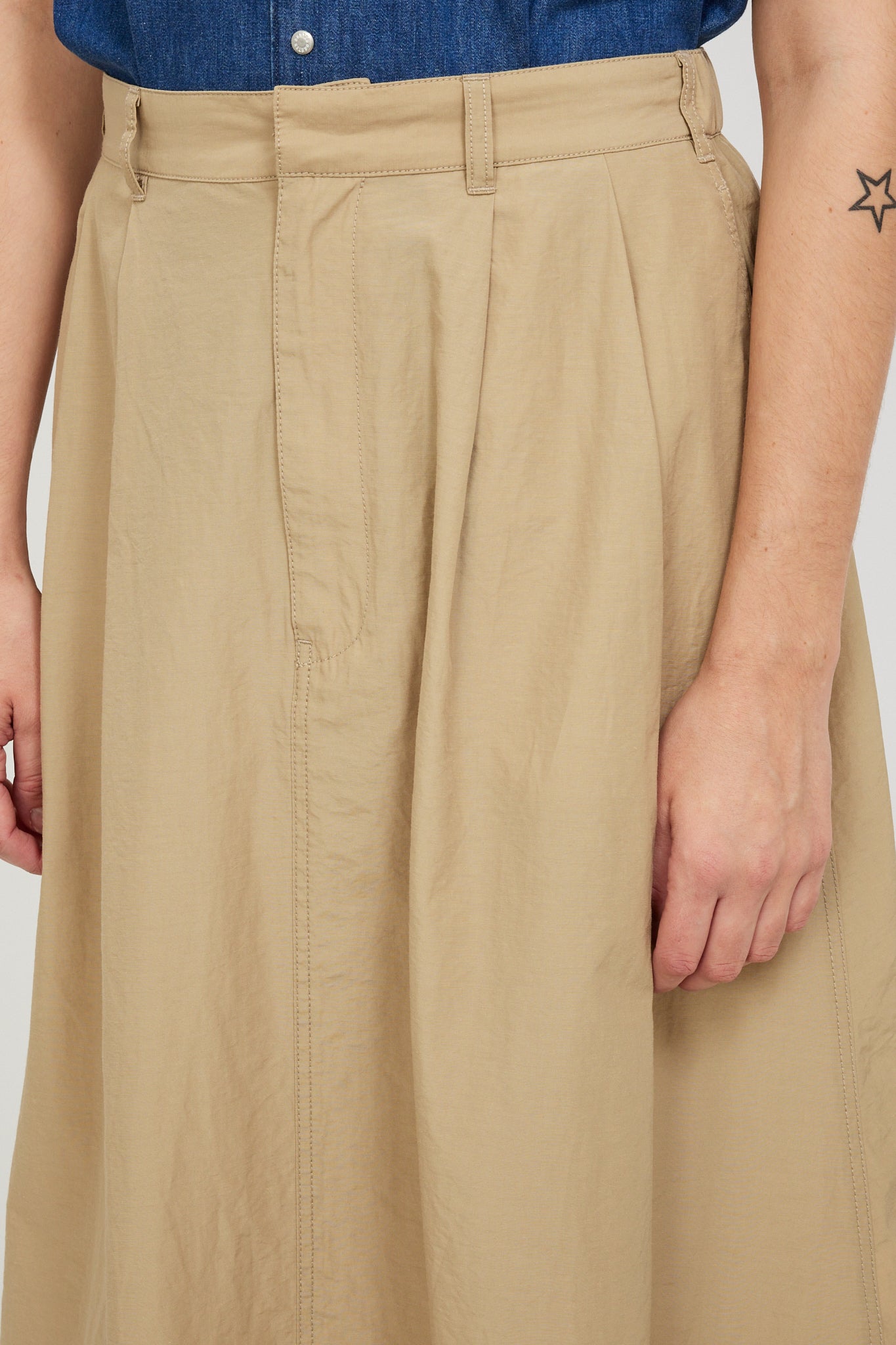 Danton | 2 Tuck Skirt Beige | Maplestore