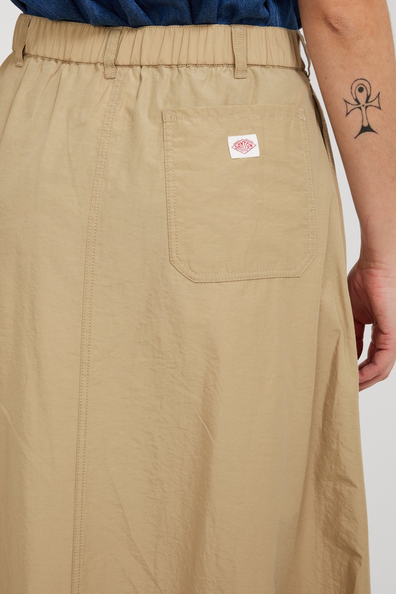 Danton | 2 Tuck Skirt Beige | Maplestore