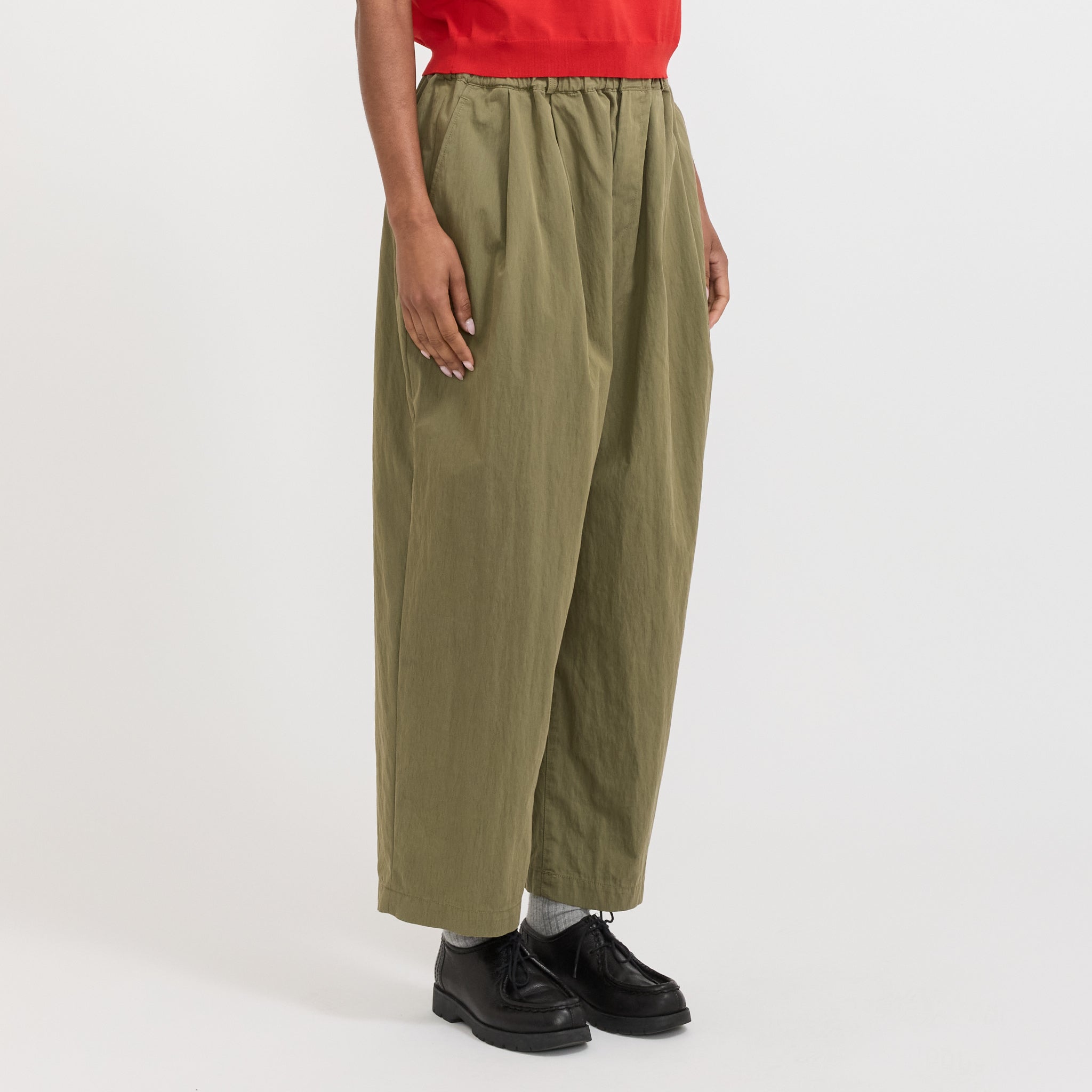 Danton | Womens Easy Pants Cotton/Nylon Twill Olive | Maplestore