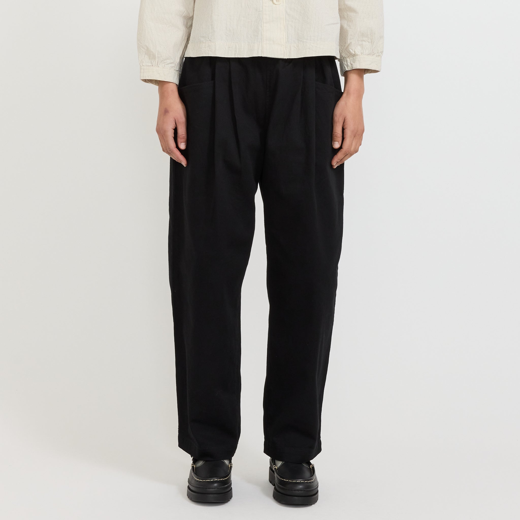 結yui PLANER EASY PANTS LOOSE DENIM ブラック 結yui PLANER EASY