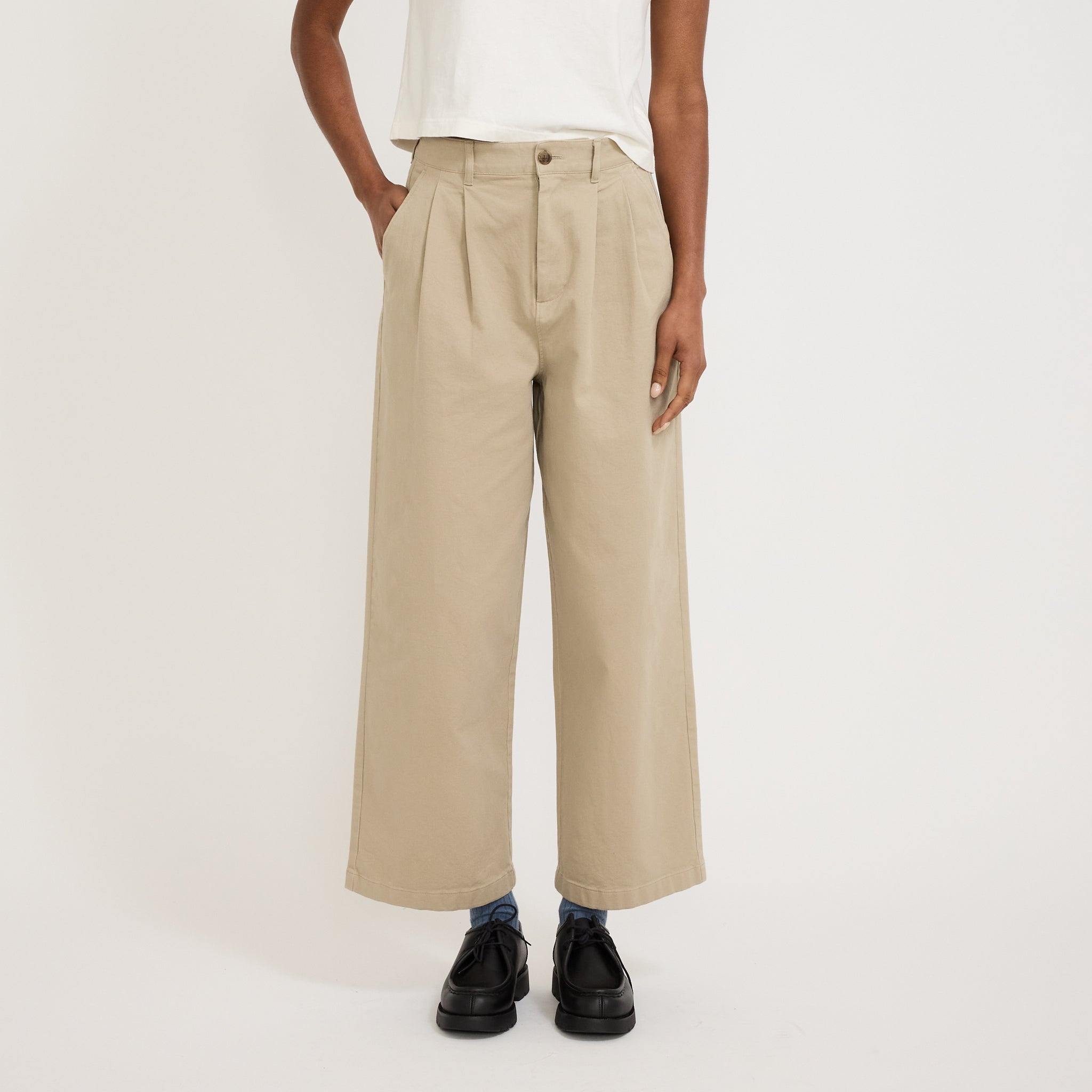 Danton | Womens 2 Tuck Wide Pants Twill Light Beige | Maplestore