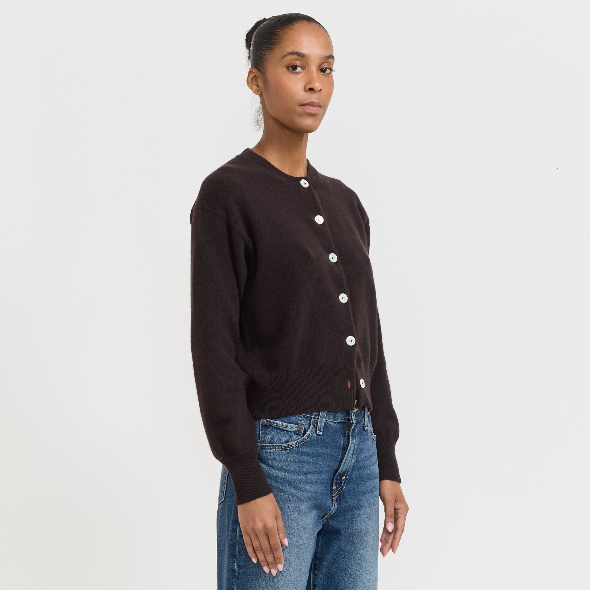 &Daughter | Ada Crewneck Cardigan Dark Brown | Maplestore
