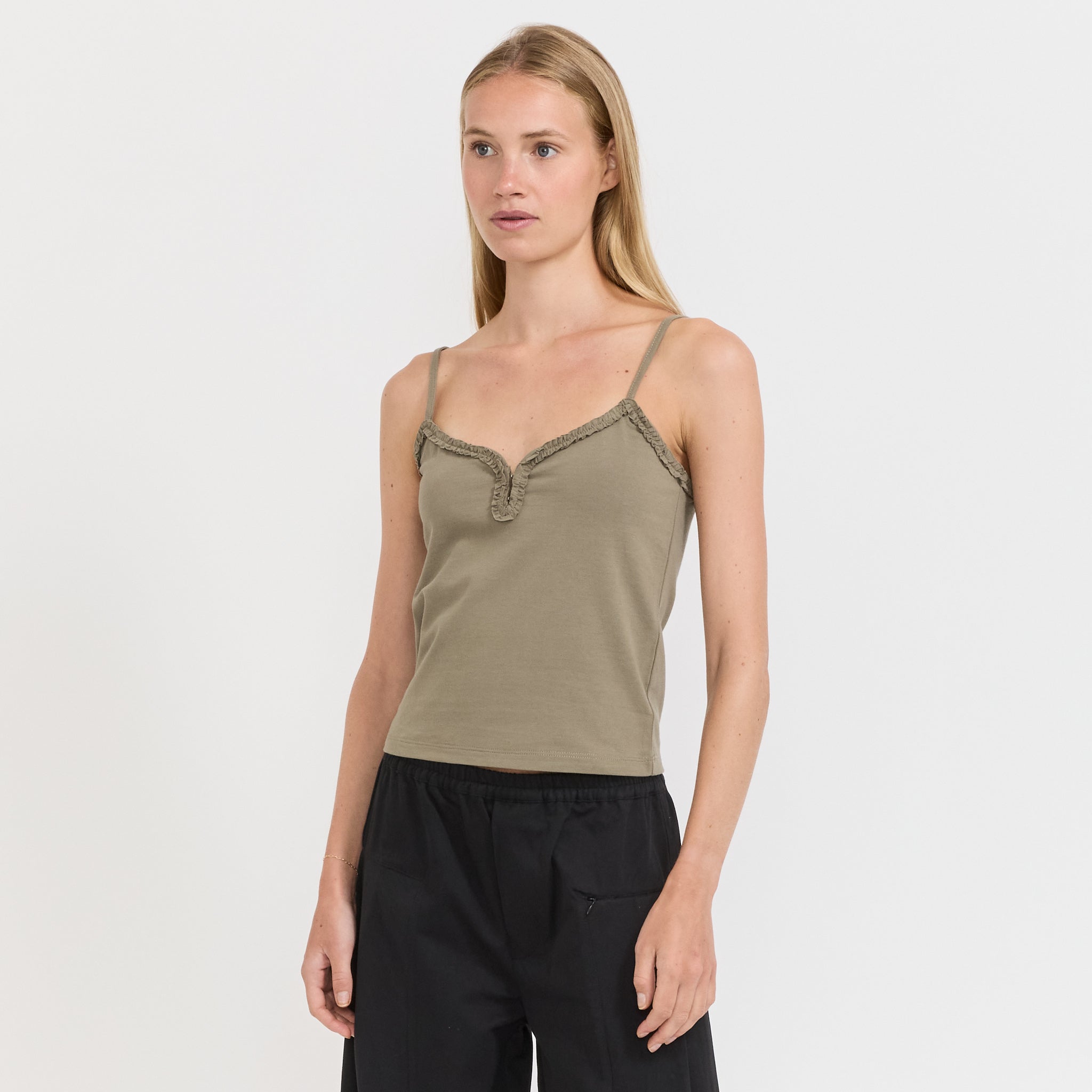 Deiji Studios | Clasp Singlet Khaki | Maplestore