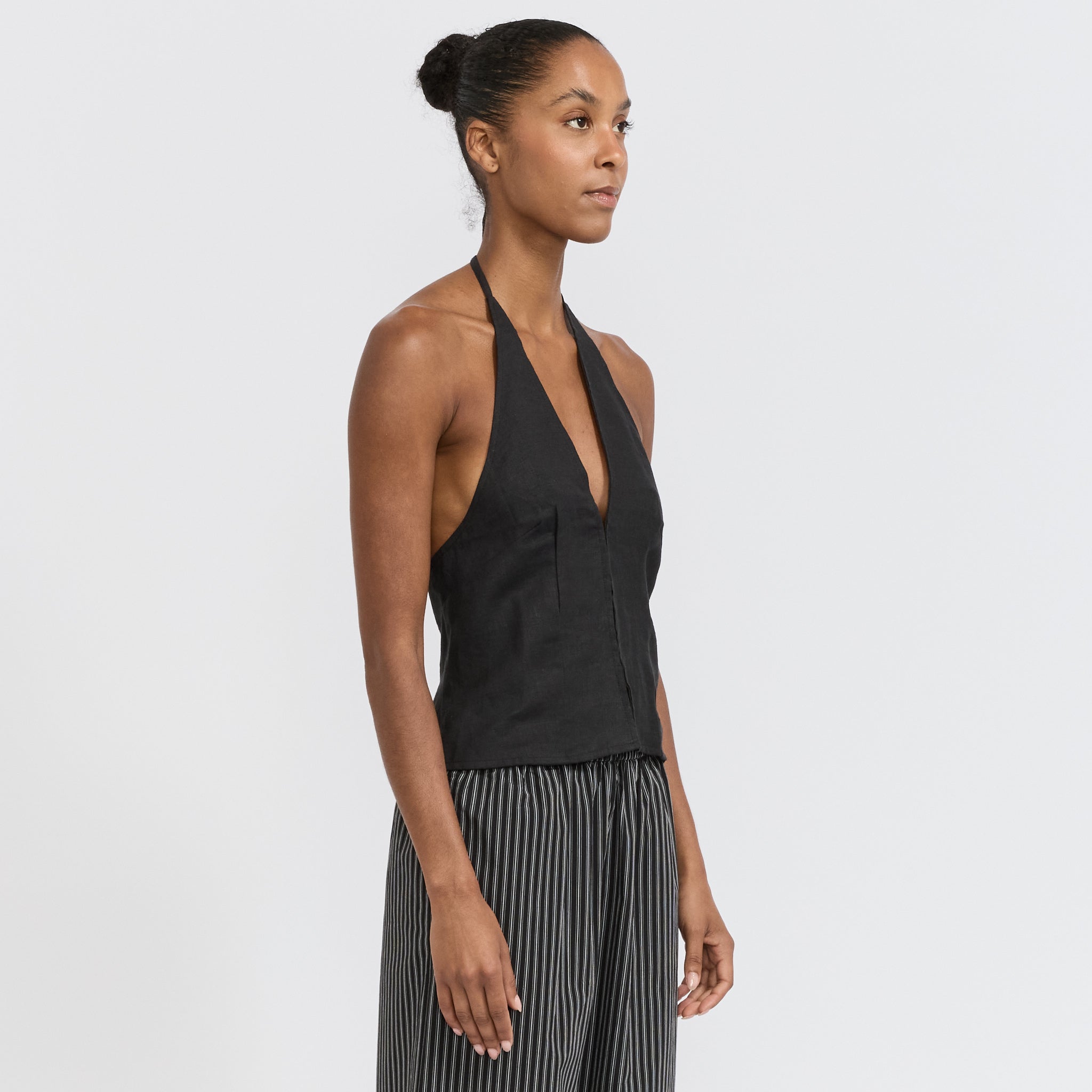Close Halter Top Black