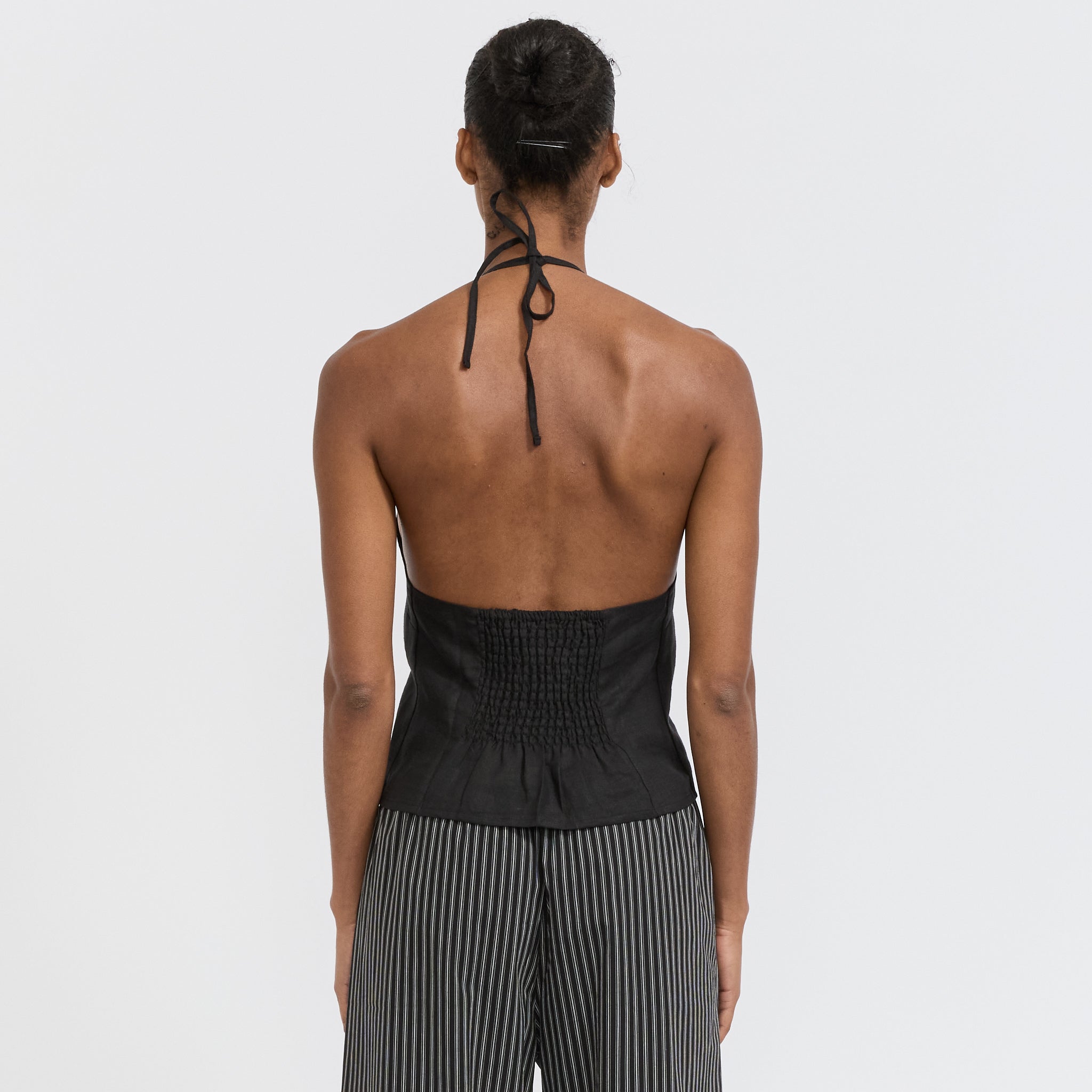Close Halter Top Black
