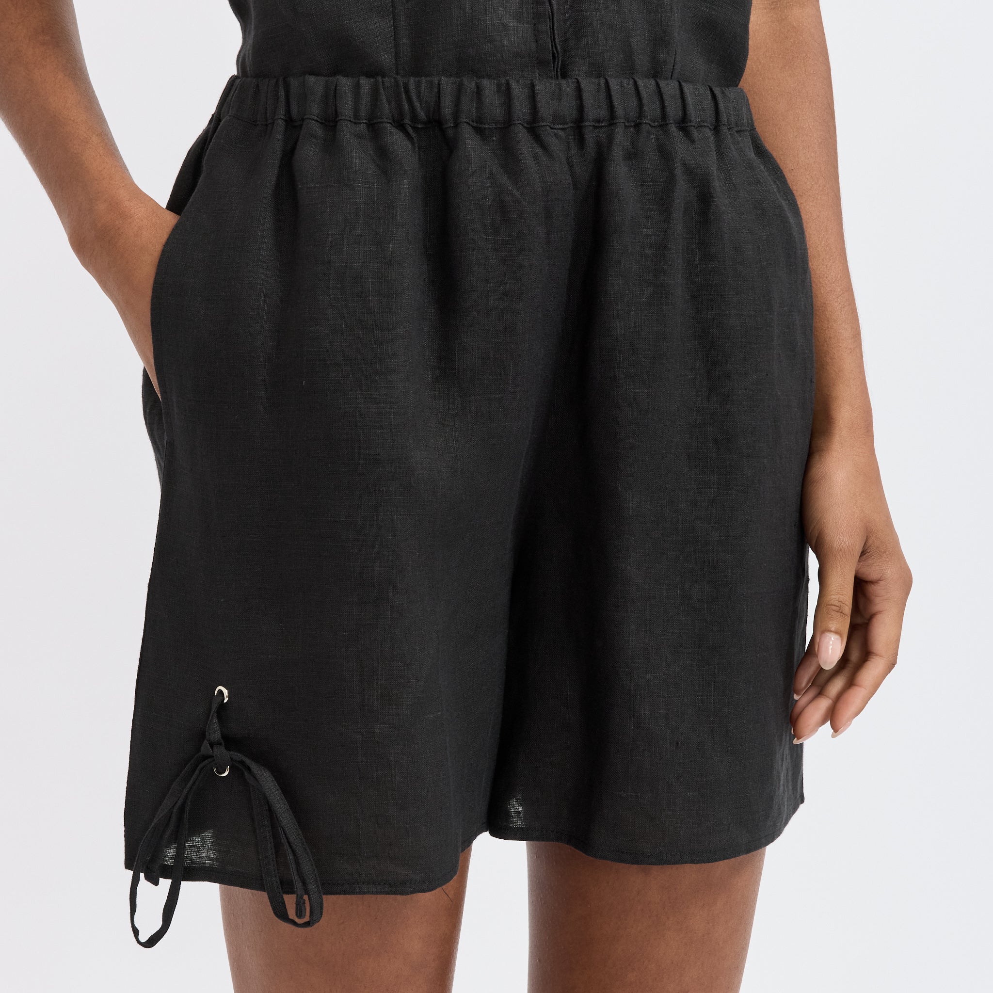 Eyelet Short Black