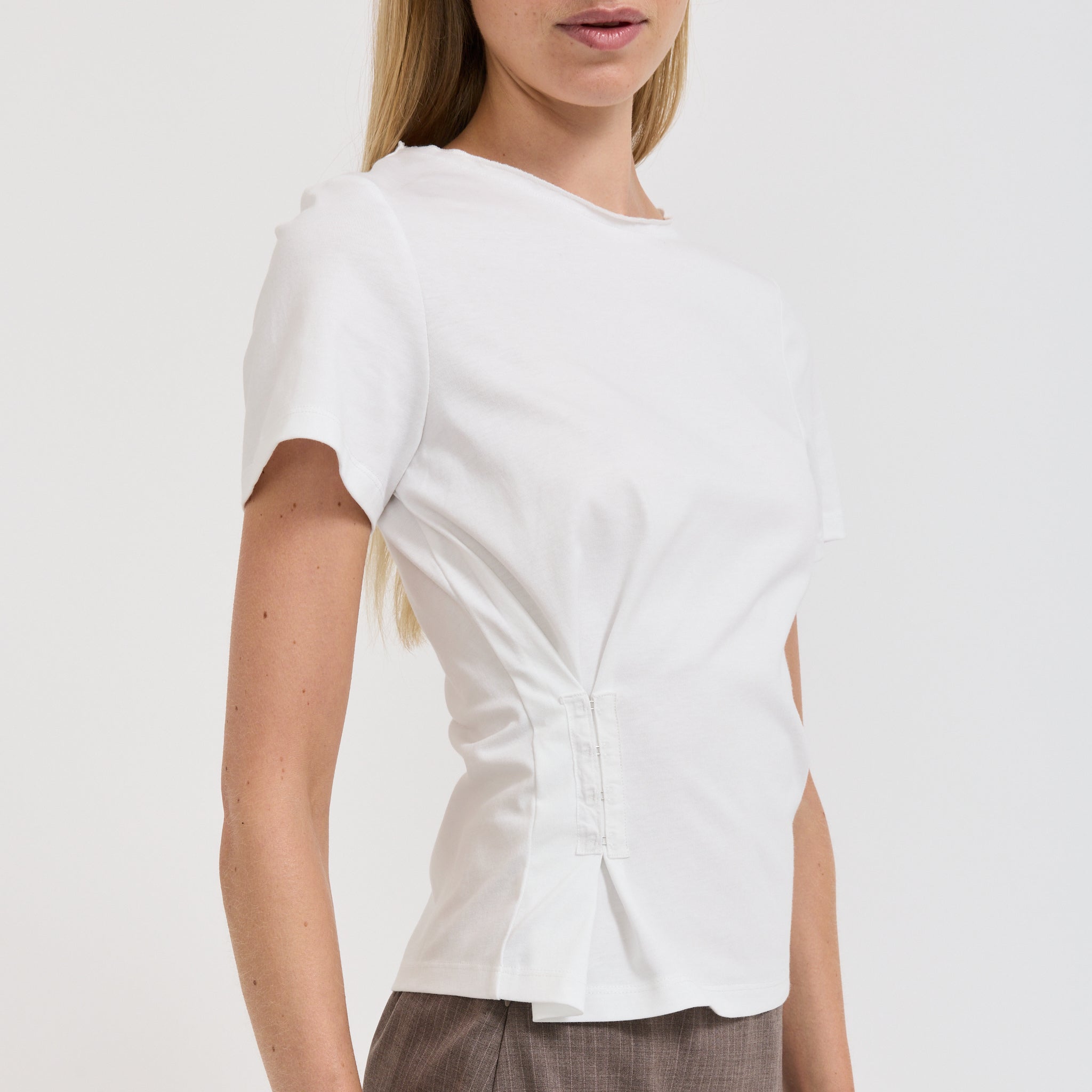 Deiji Studios | Pinch Tee White | Maplestore