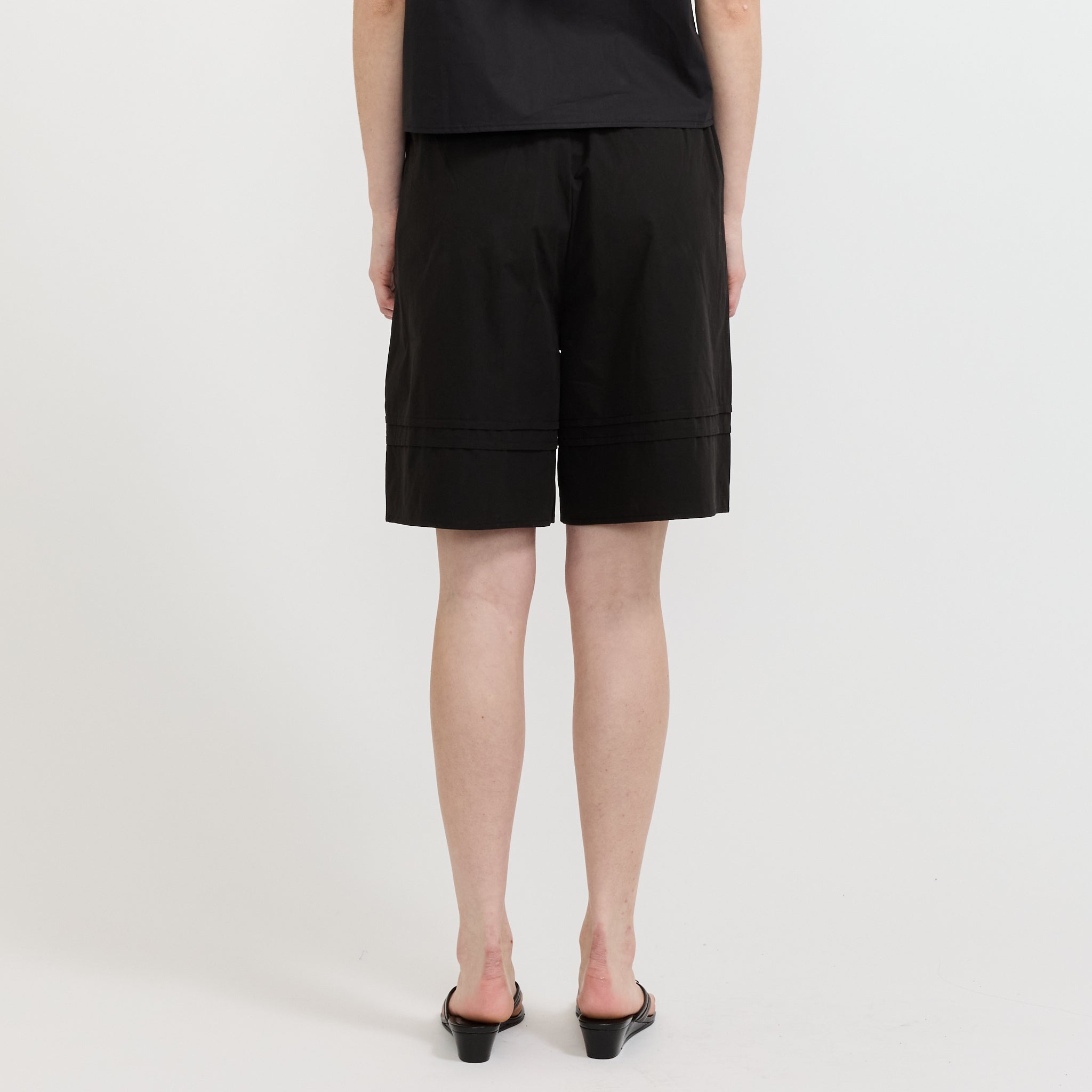 Pintuck Short Black