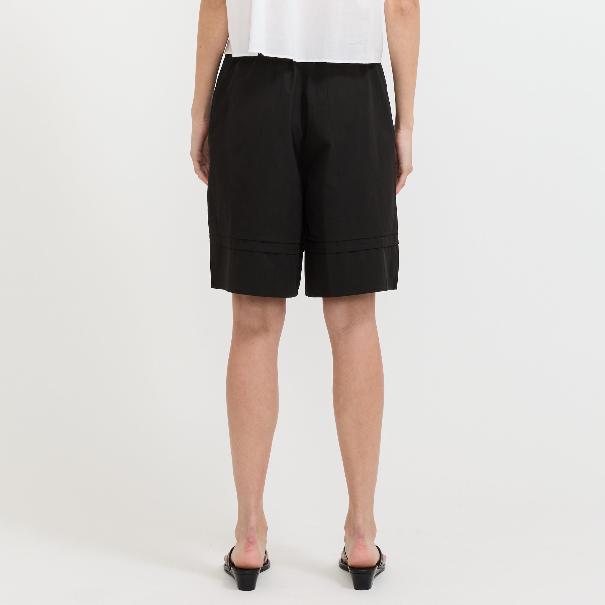 Pintuck Short Black