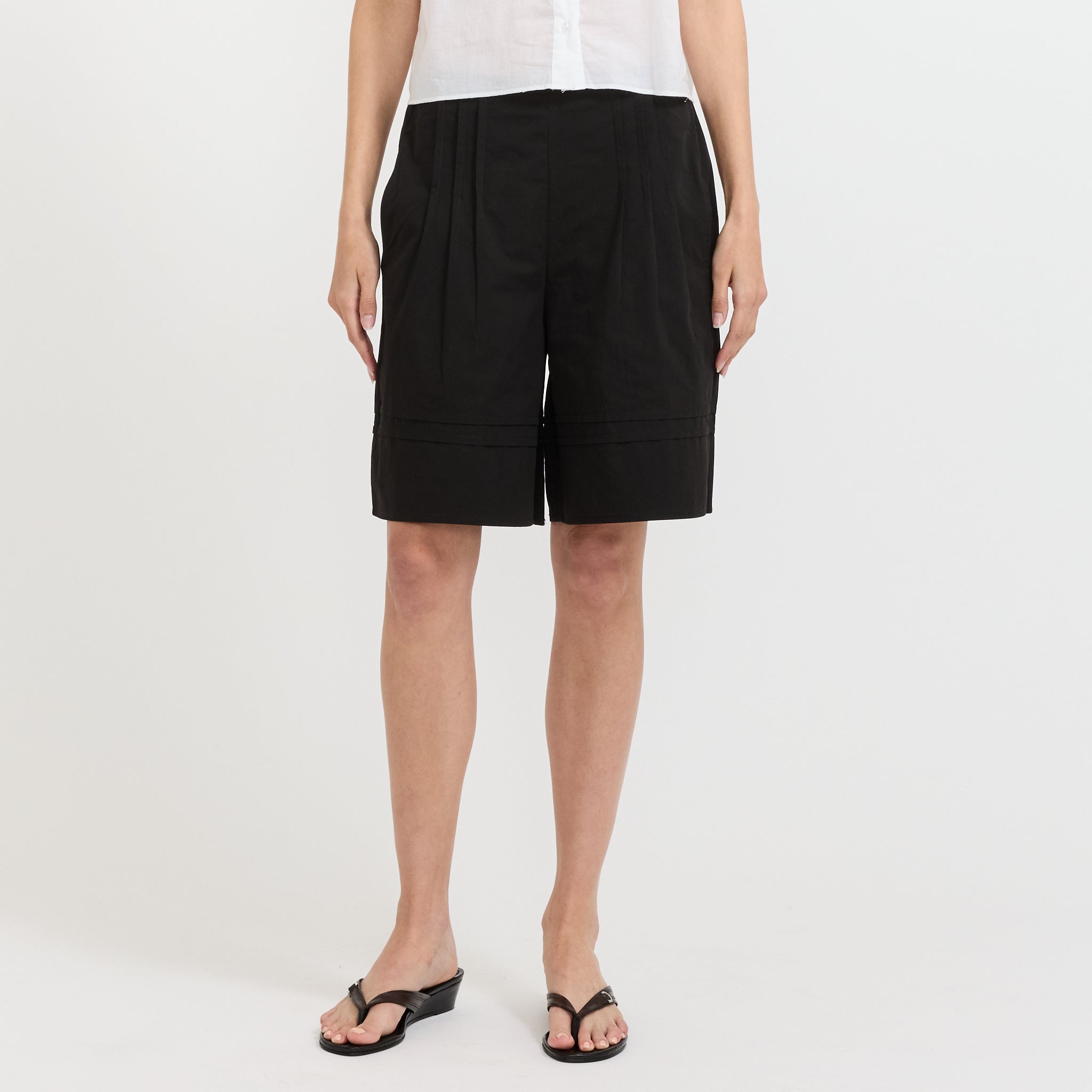 Pintuck Short Black