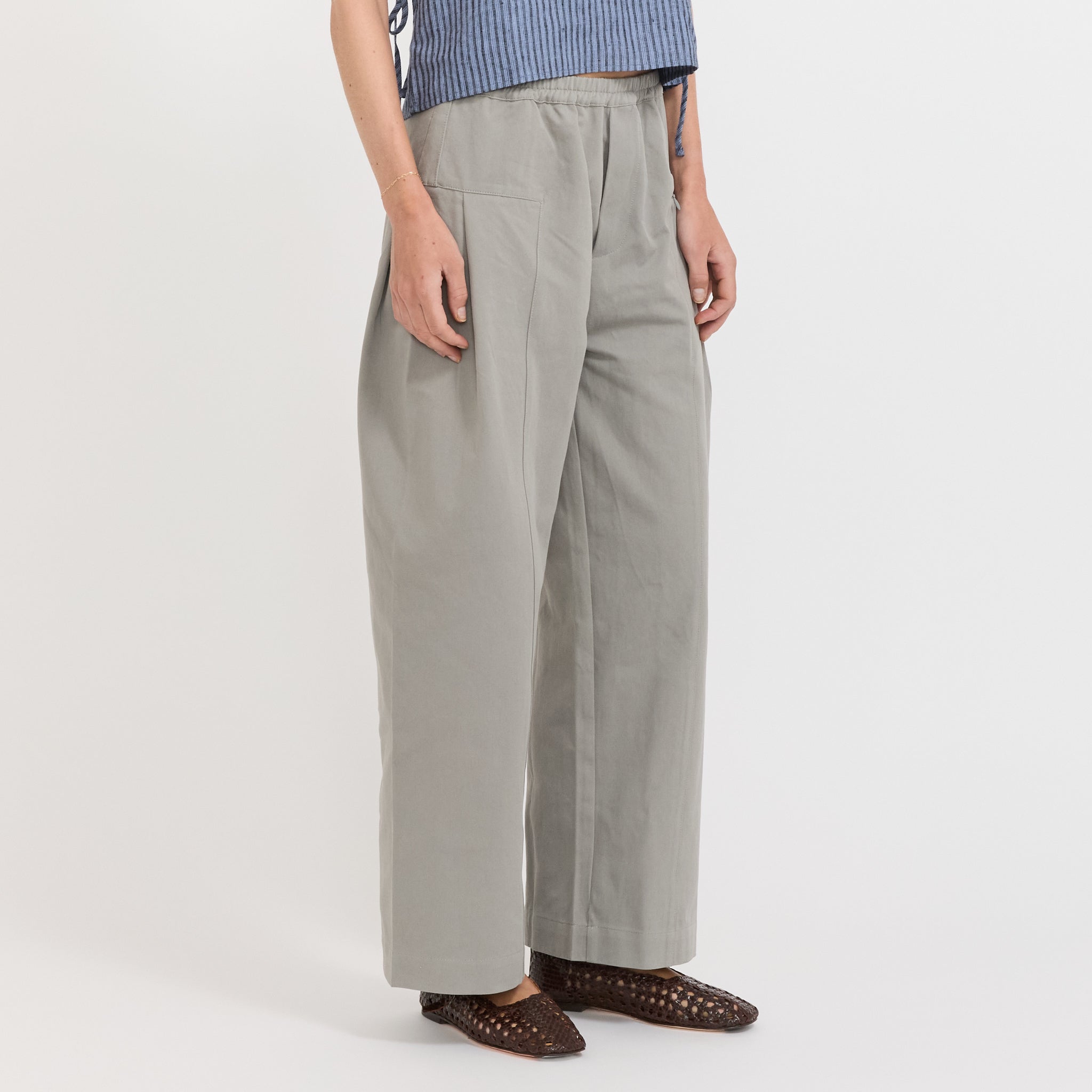 Deiji Studios | Pleat Pant Sage Grey | Maplestore