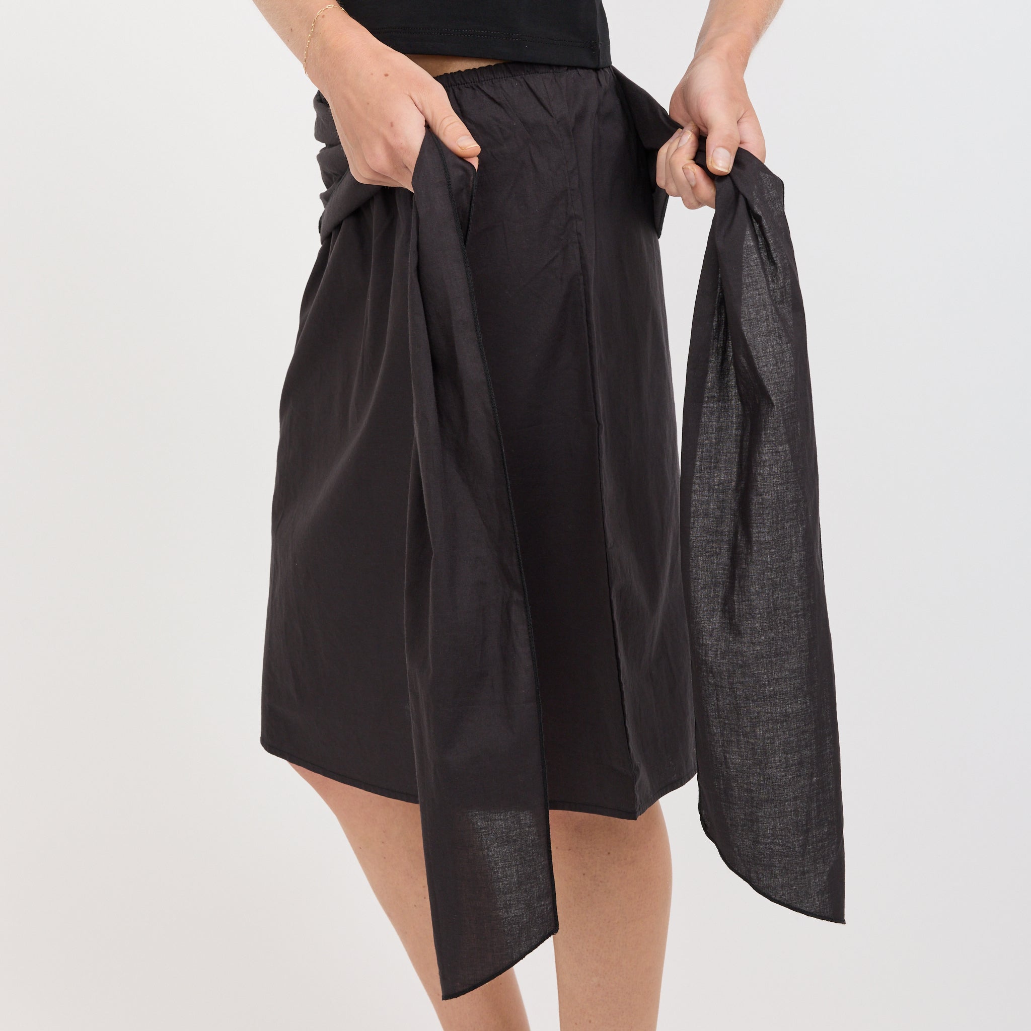 Deiji Studios | Scarf Midi Skirt Black | Maplestore