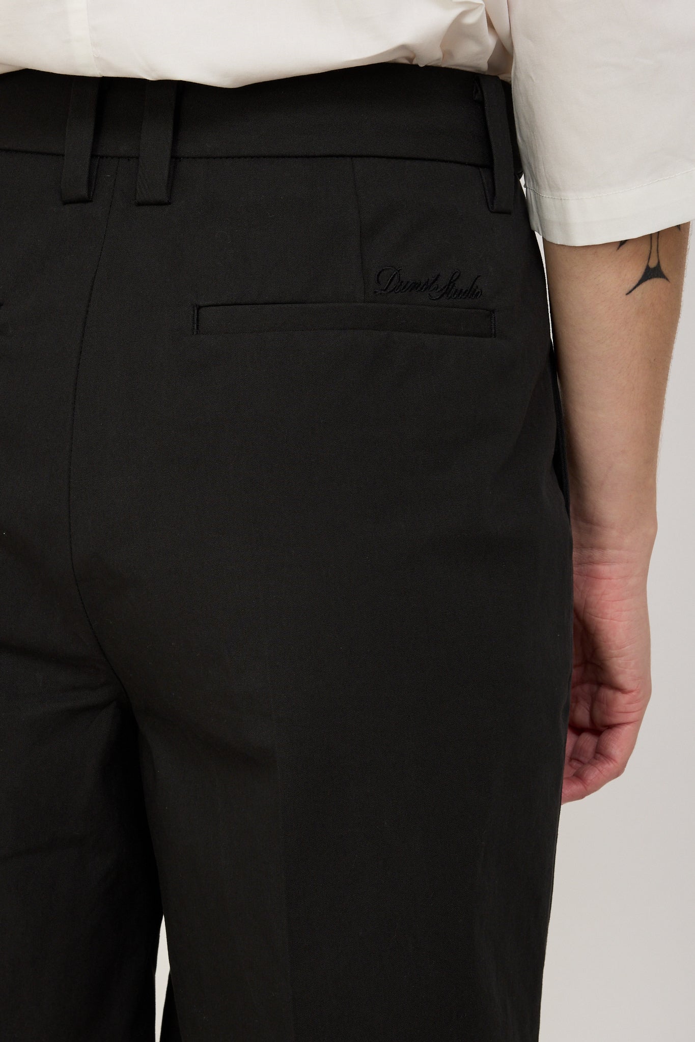 Dunst | Bermuda Chino Shorts Black | Maplestore