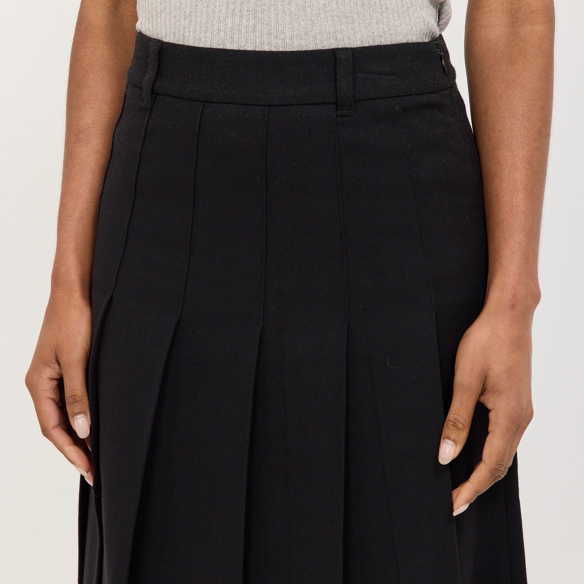 Flannel Pleats Midi Skirt Black