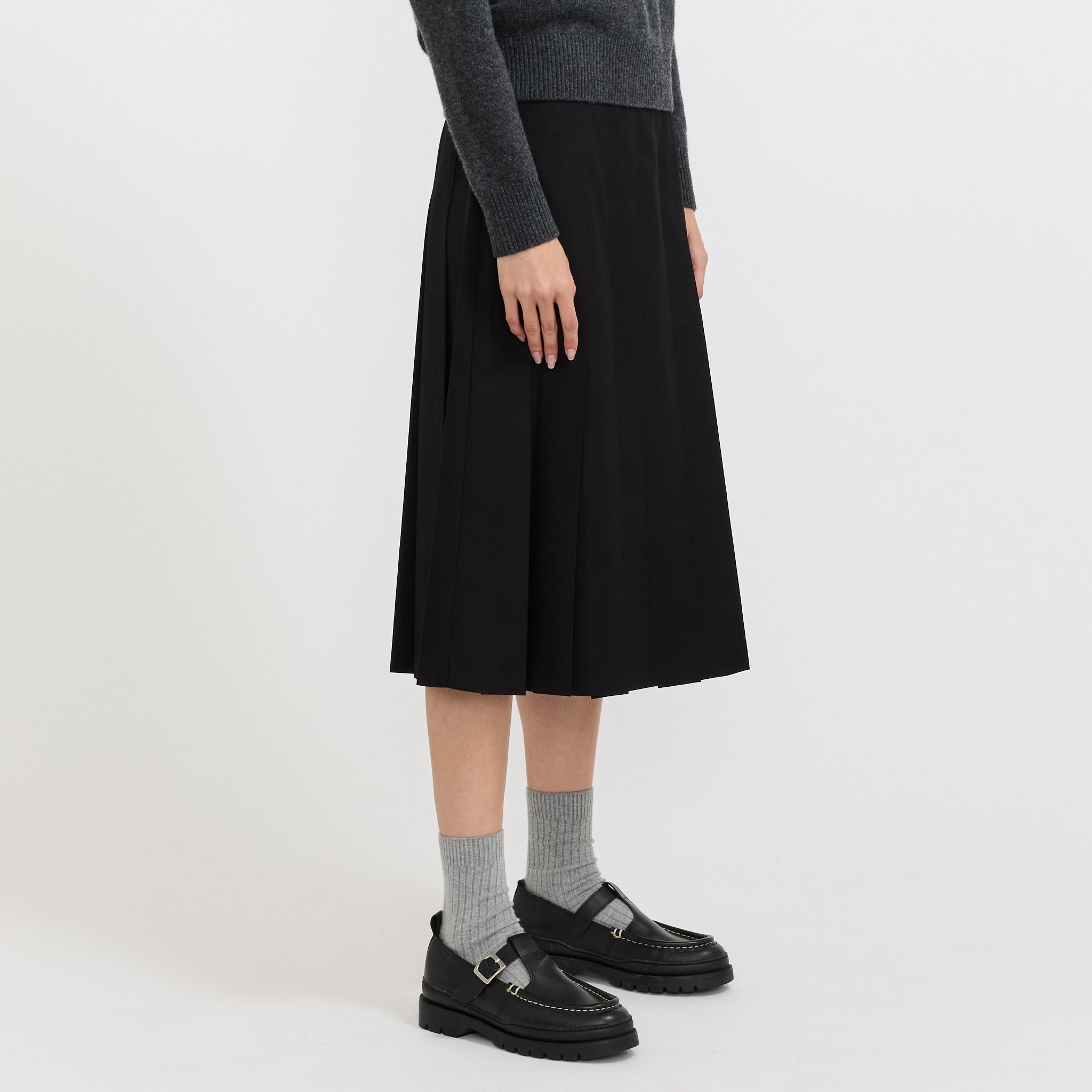 Pleats Long Skirt Black