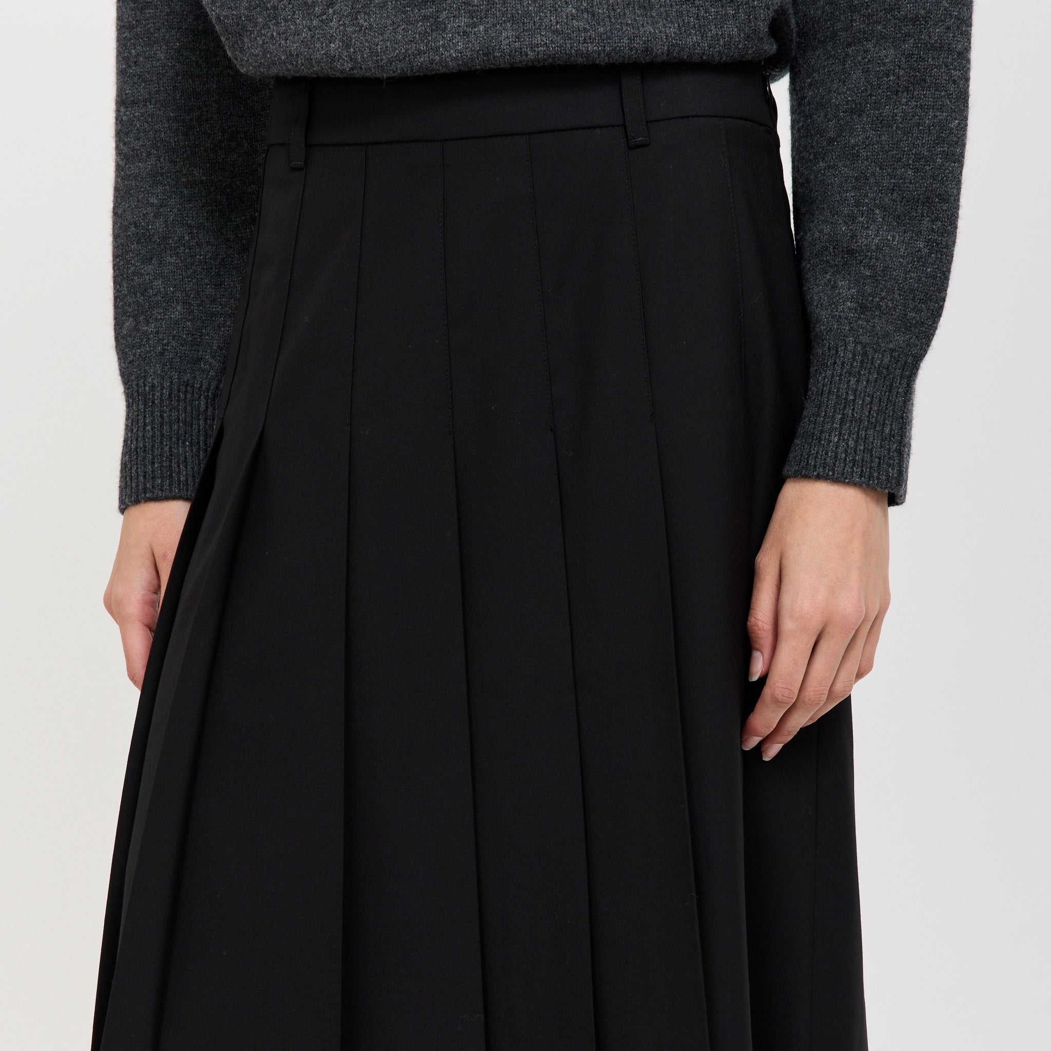 Pleats Long Skirt Black