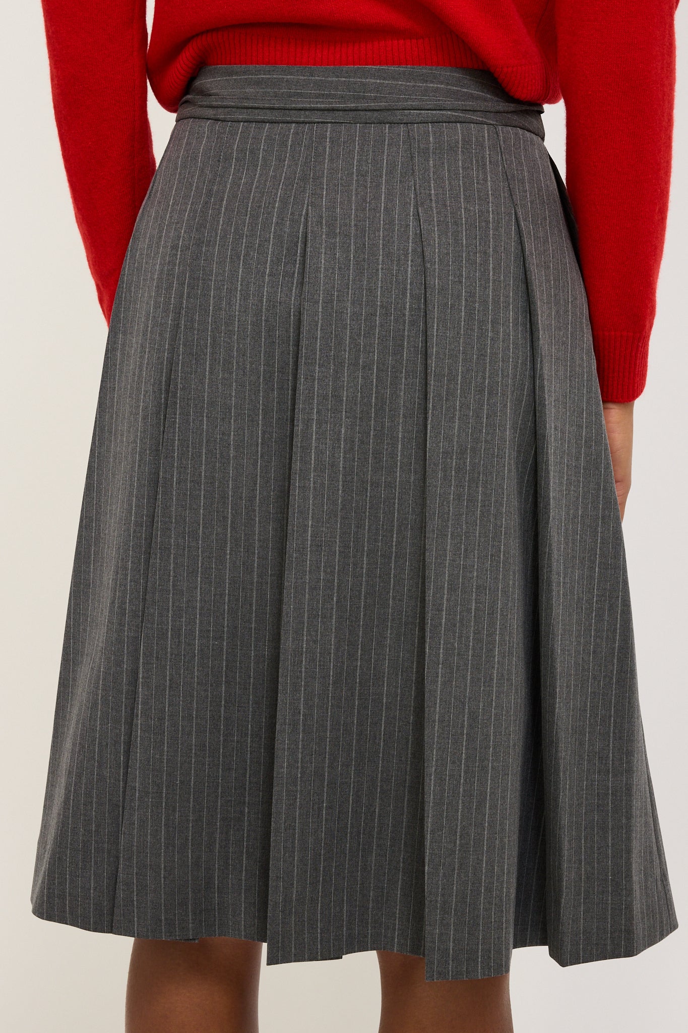 Ribboned Pleats Skirt Grey Stripe