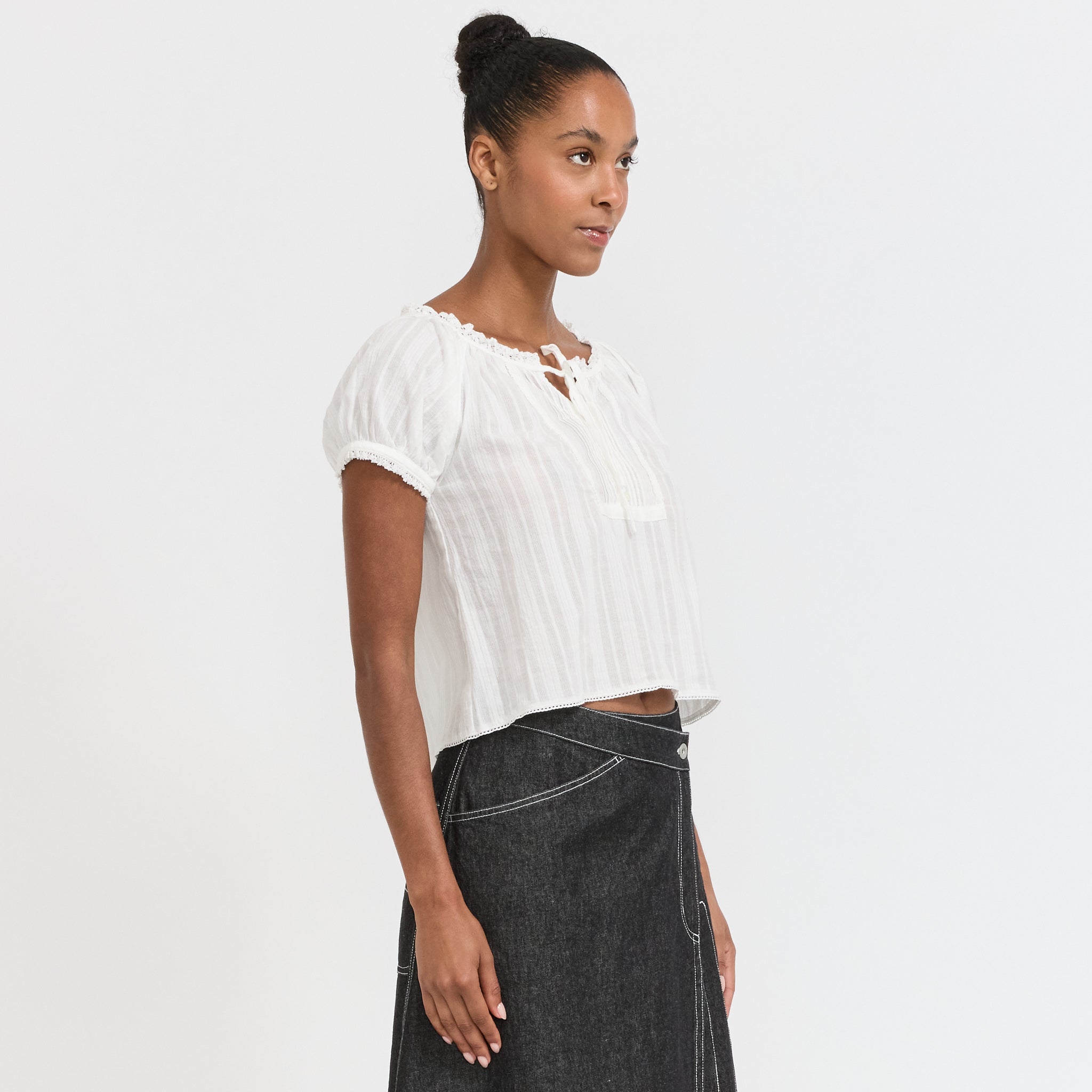 Ribboned Shirring Blouse Off White