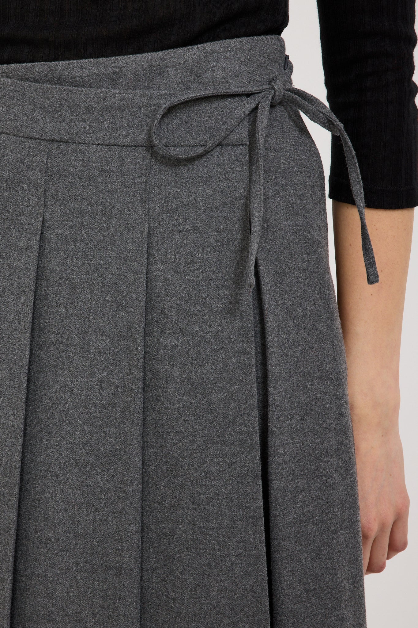 Dunst Ribboned Pleats Wrap Skirt Melange Grey | Maplestore