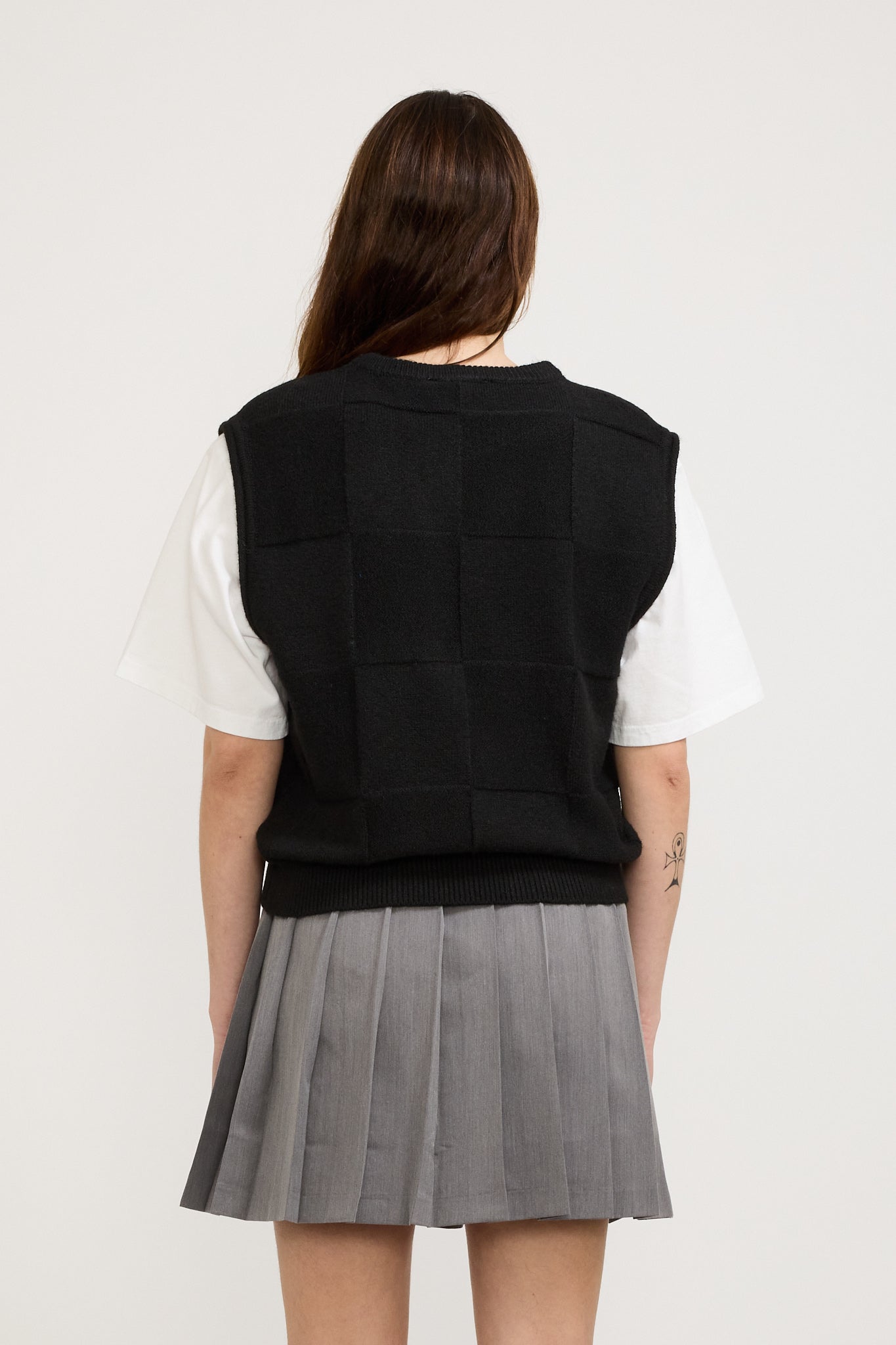 Dunst | Unisex Essential Knit Vest Black | Maplestore