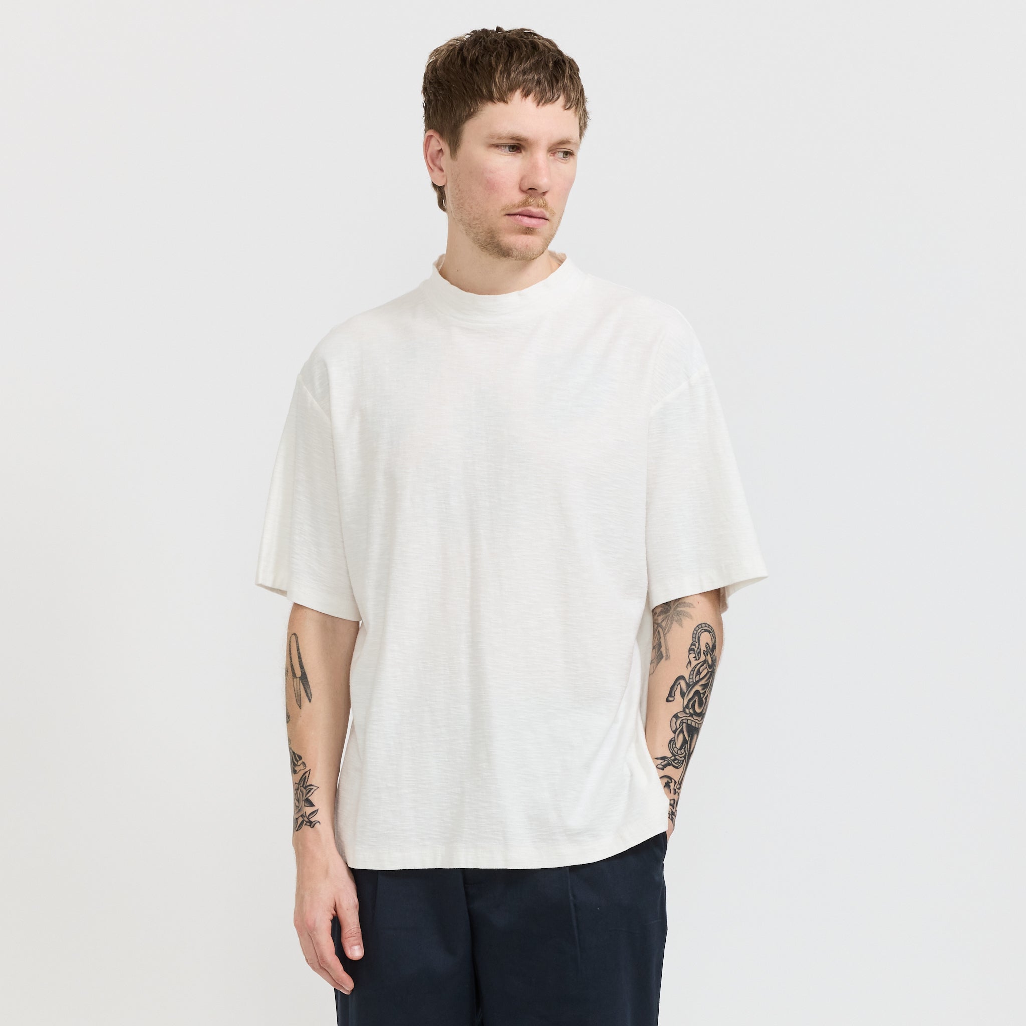 Eastlogue | Mock Neck T-Shirt Off White | Maplestore