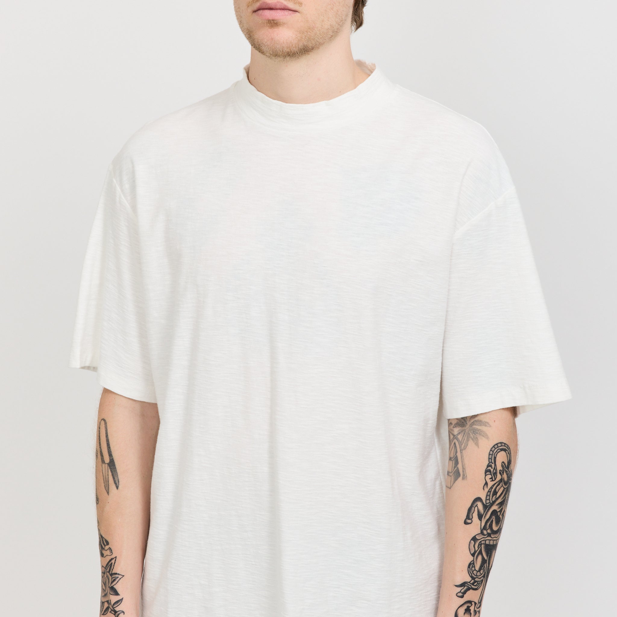 Eastlogue | Mock Neck T-Shirt Off White | Maplestore