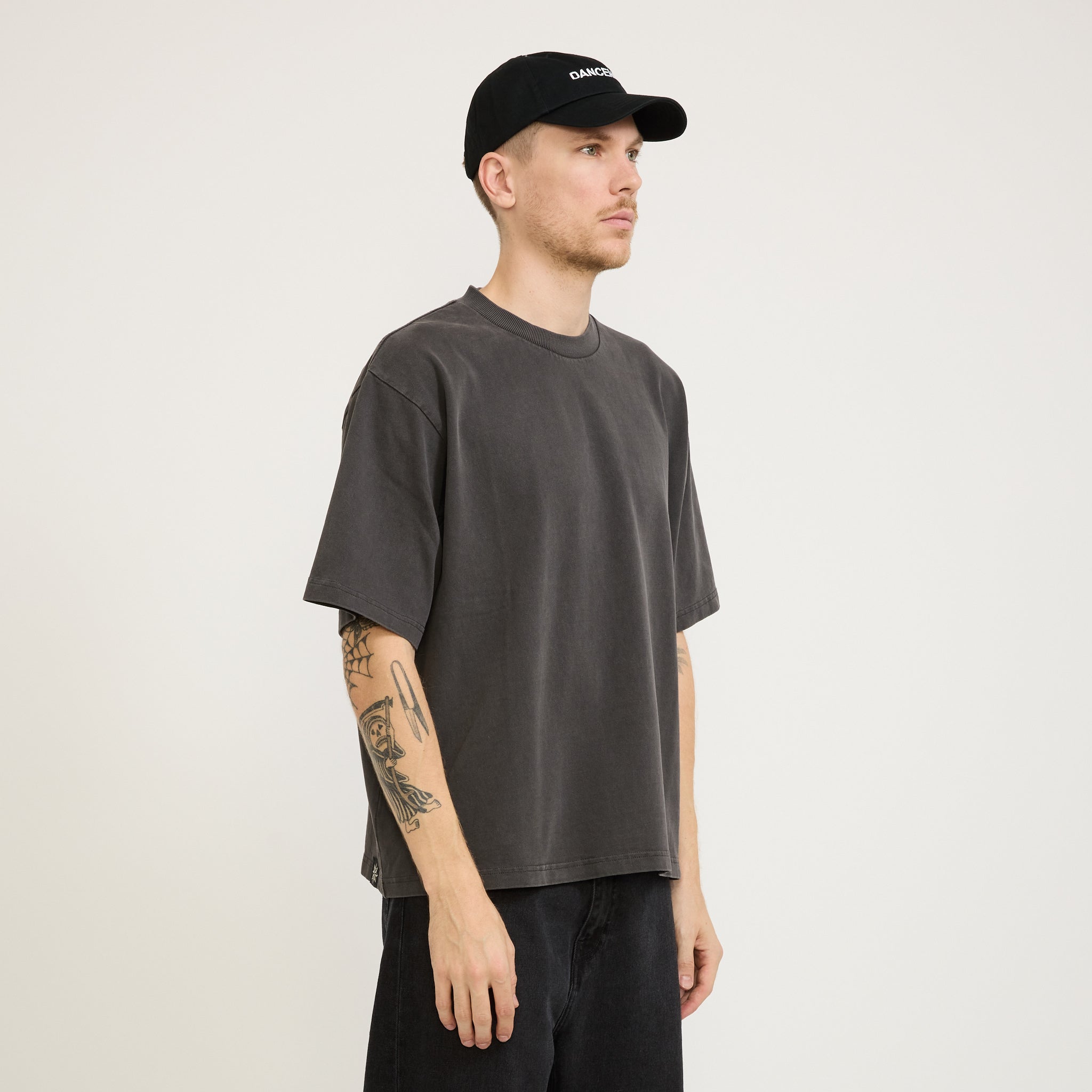 Dancehall Embroidered Cap Black/White