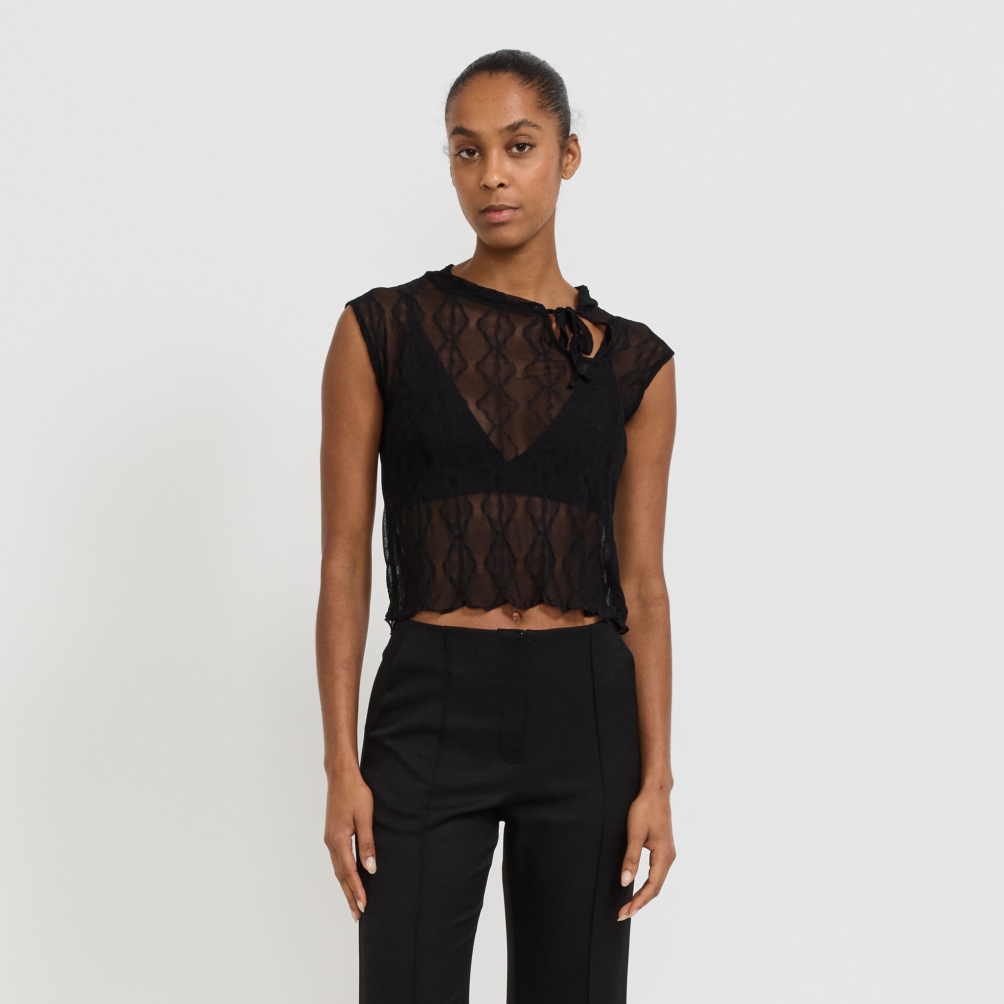 Find Me Now | Mariposa Key Hole Tee Night | Maplestore