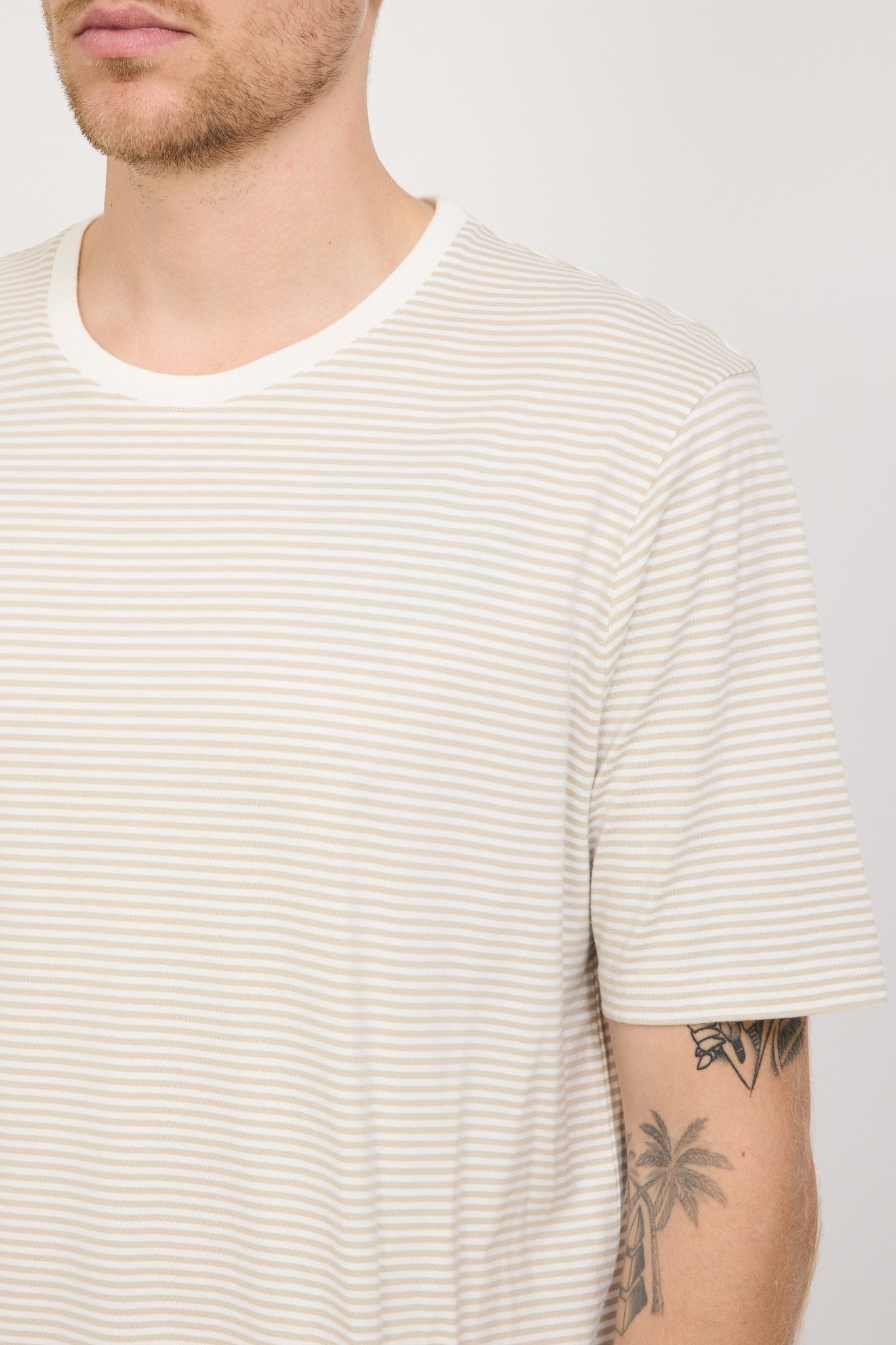 Folk | 1X1 Striped Tee Putty/Off White | Maplestore