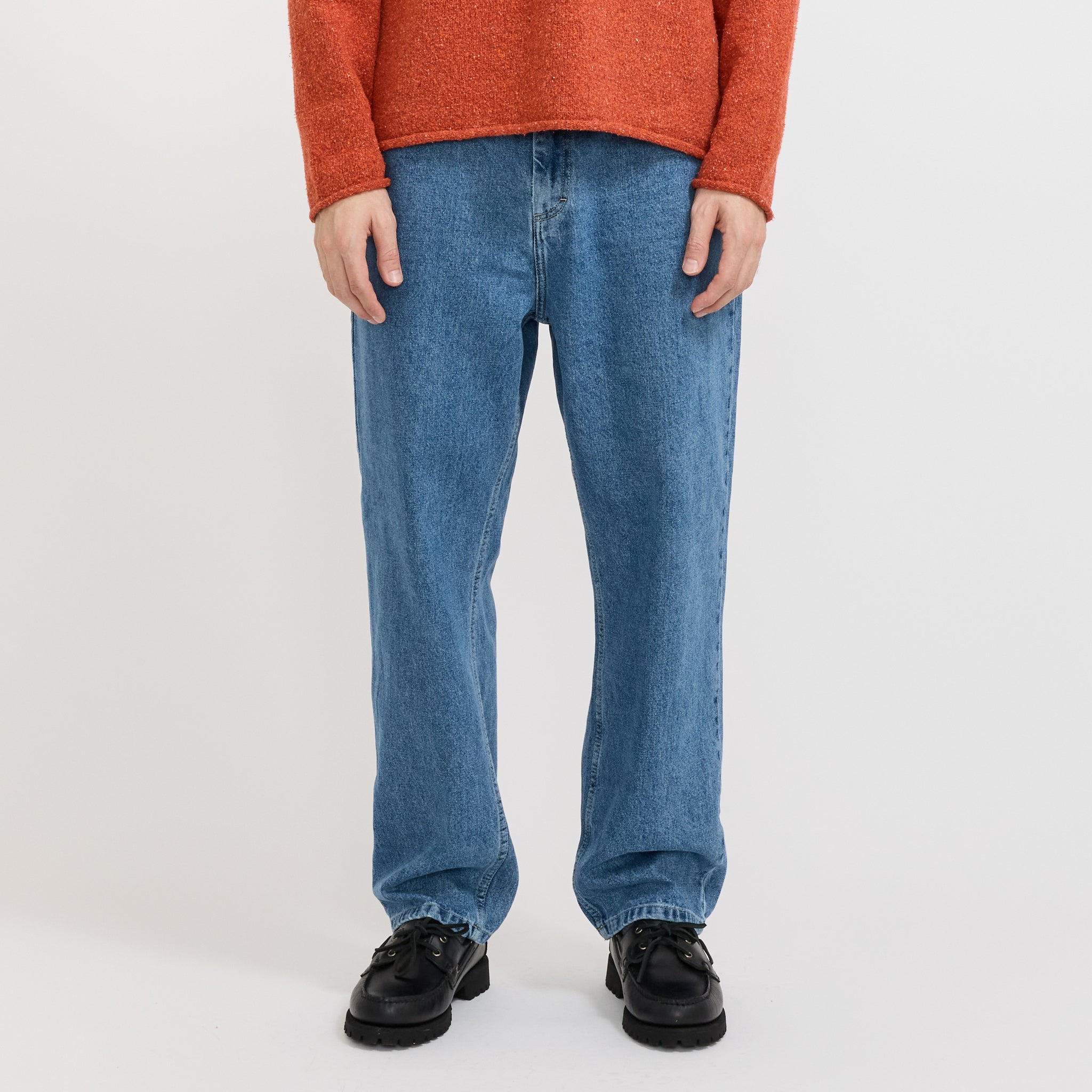 Folk | Barrel Leg Jean Light Wash Denim | Maplestore