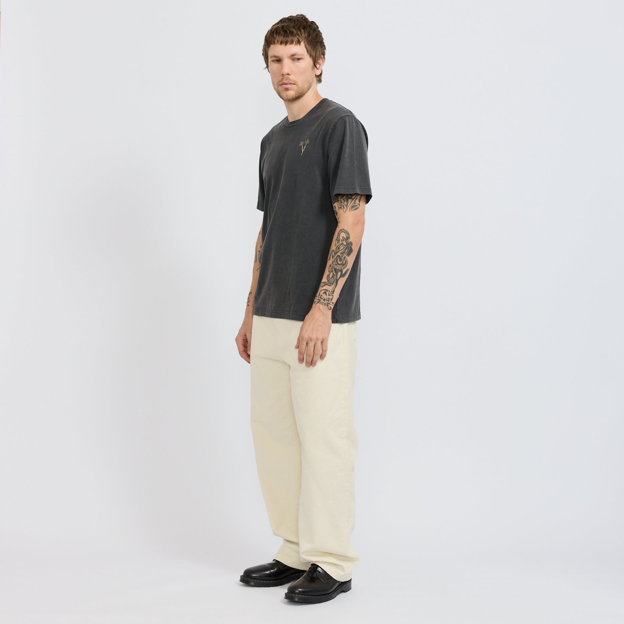 Foret | Bouquet T-Shirt Washed Black | Maplestore
