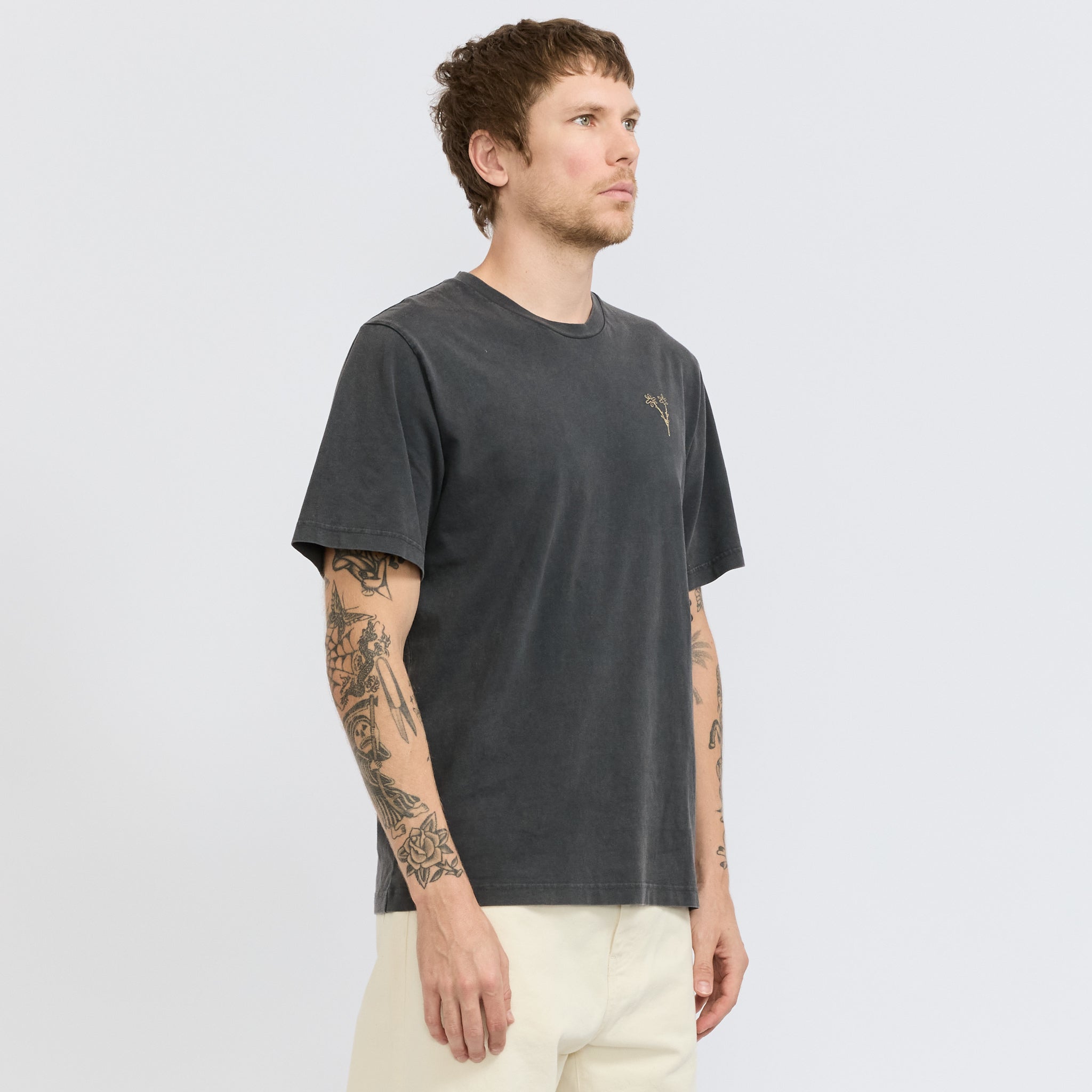 Foret | Bouquet T-Shirt Washed Black | Maplestore