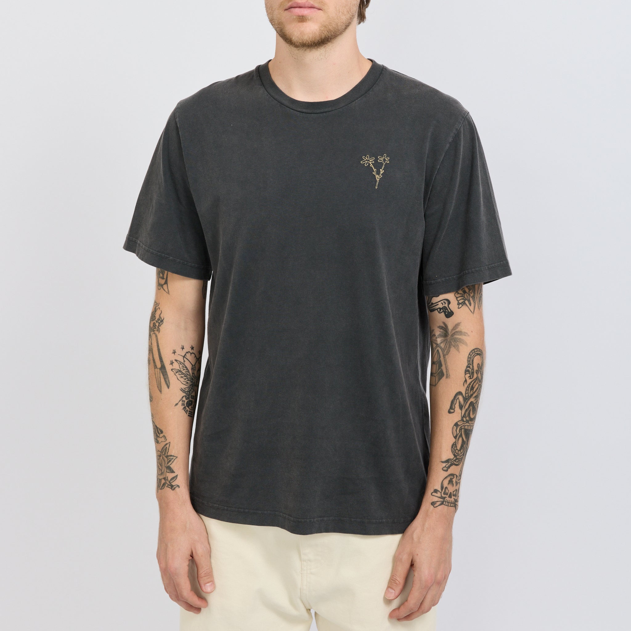 Foret | Bouquet T-Shirt Washed Black | Maplestore