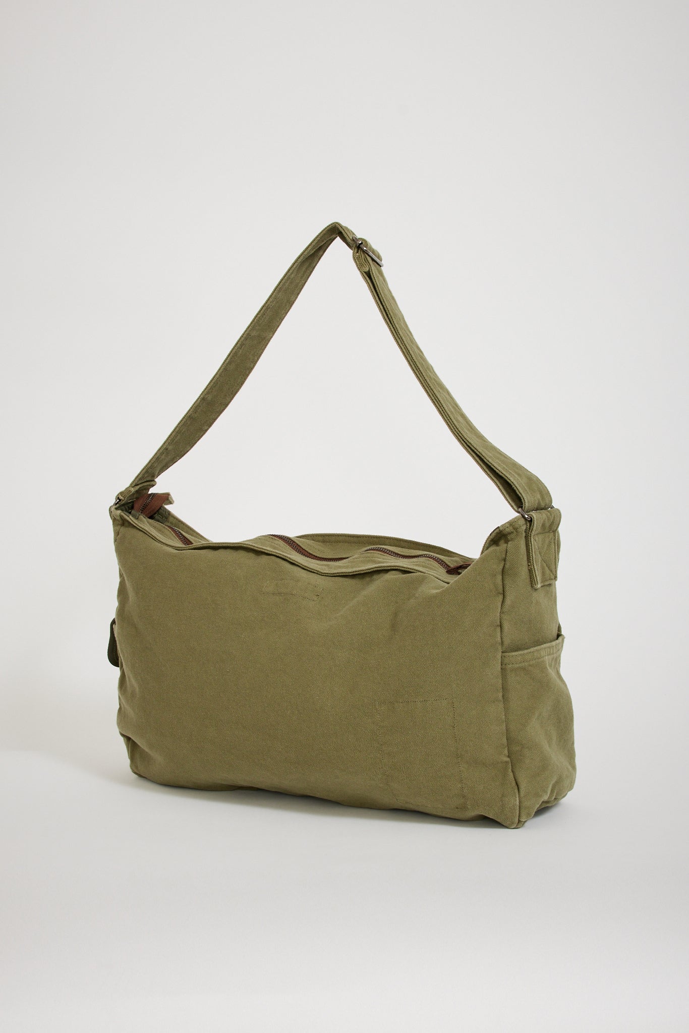 Frizmworks | Heavy Canvas Shoulder Bag Olive | Maplestore