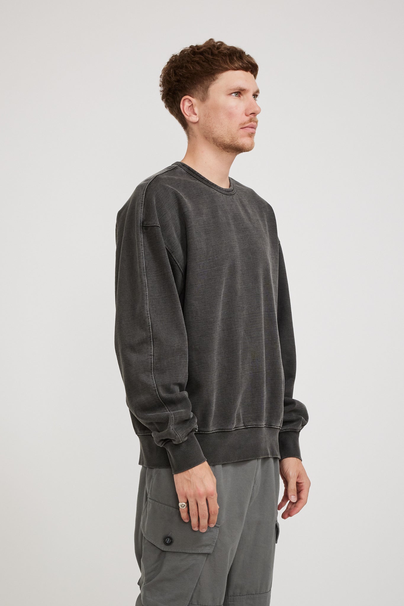 Frizmworks | OG Pigment Dyeing Sweatshirt Charcoal | Maplestore