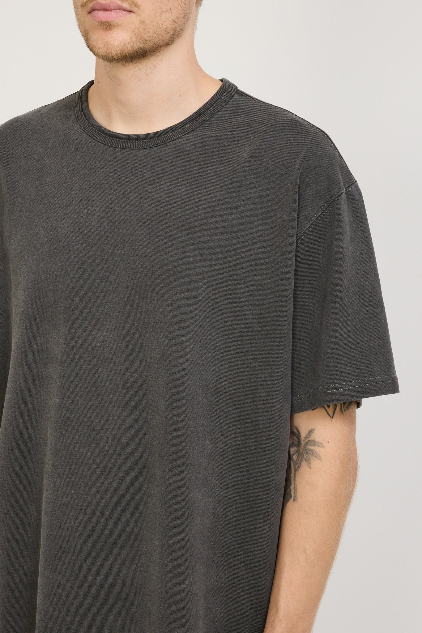 Frizmworks | OG Pigment Dyeing Half Tee Charcoal | Maplestore