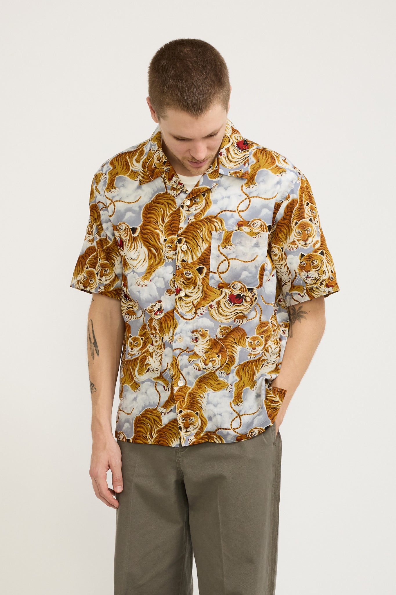 Tiger Hawaiian Half Shirt Gray